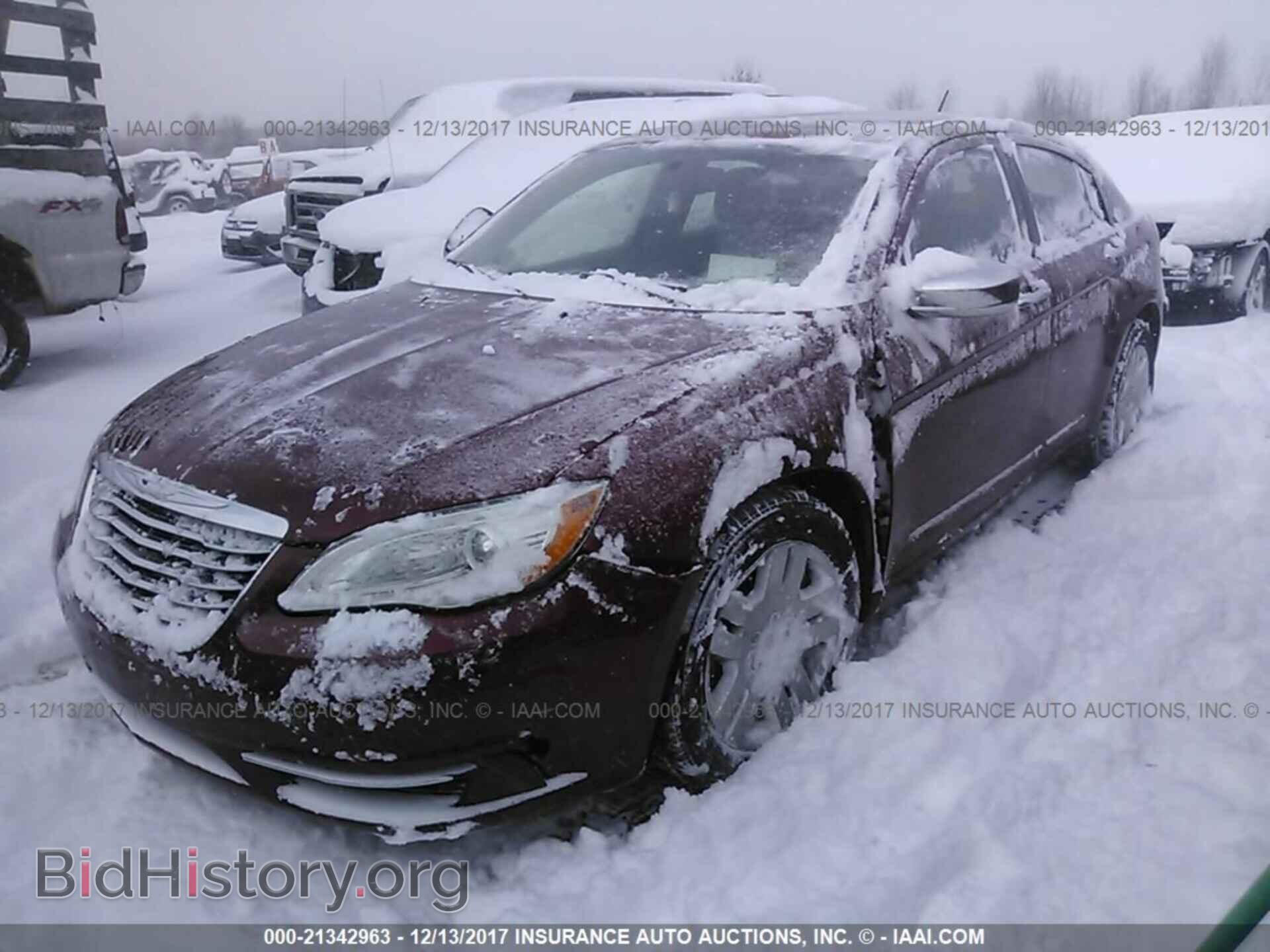 2013 Chrysler 200 - VIN: 1C3CCBAB0DN583148 - Фото 2