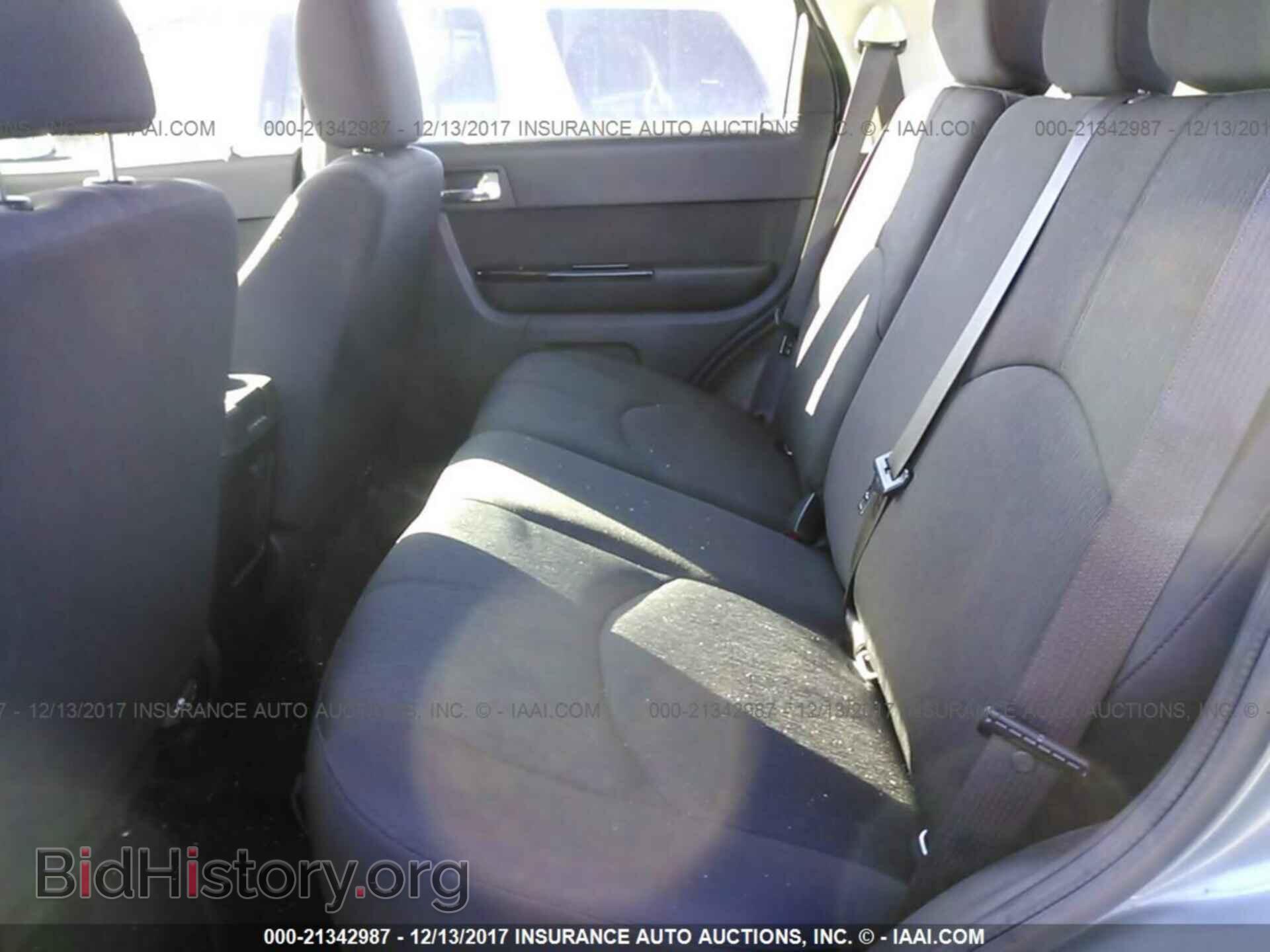 2011 Mazda Tribute - VIN: 4F2CY9C74BKM06020 - Фото 8