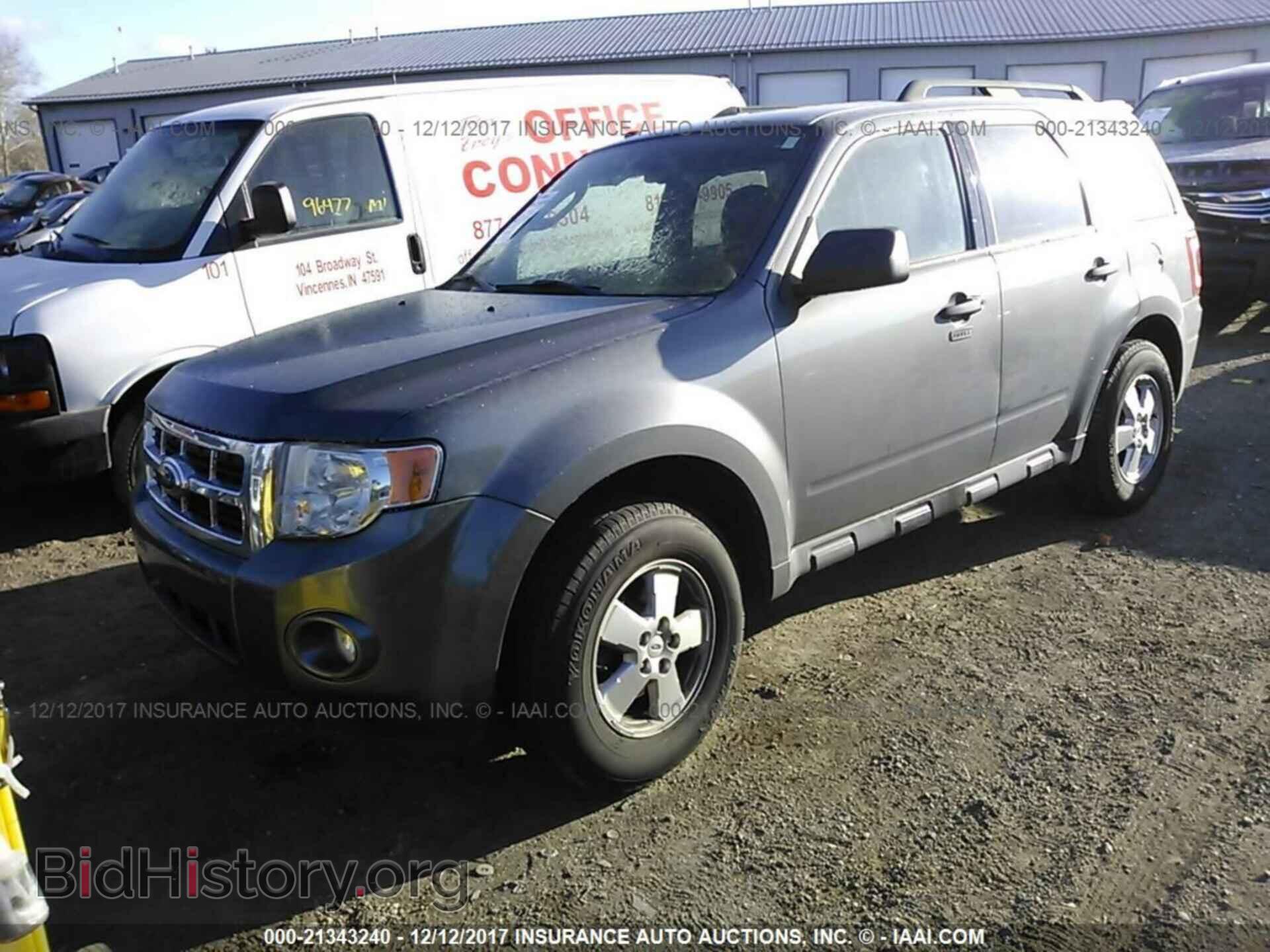2011 Ford Escape - VIN: 1FMCU0D79BKA43005 - Photo 2