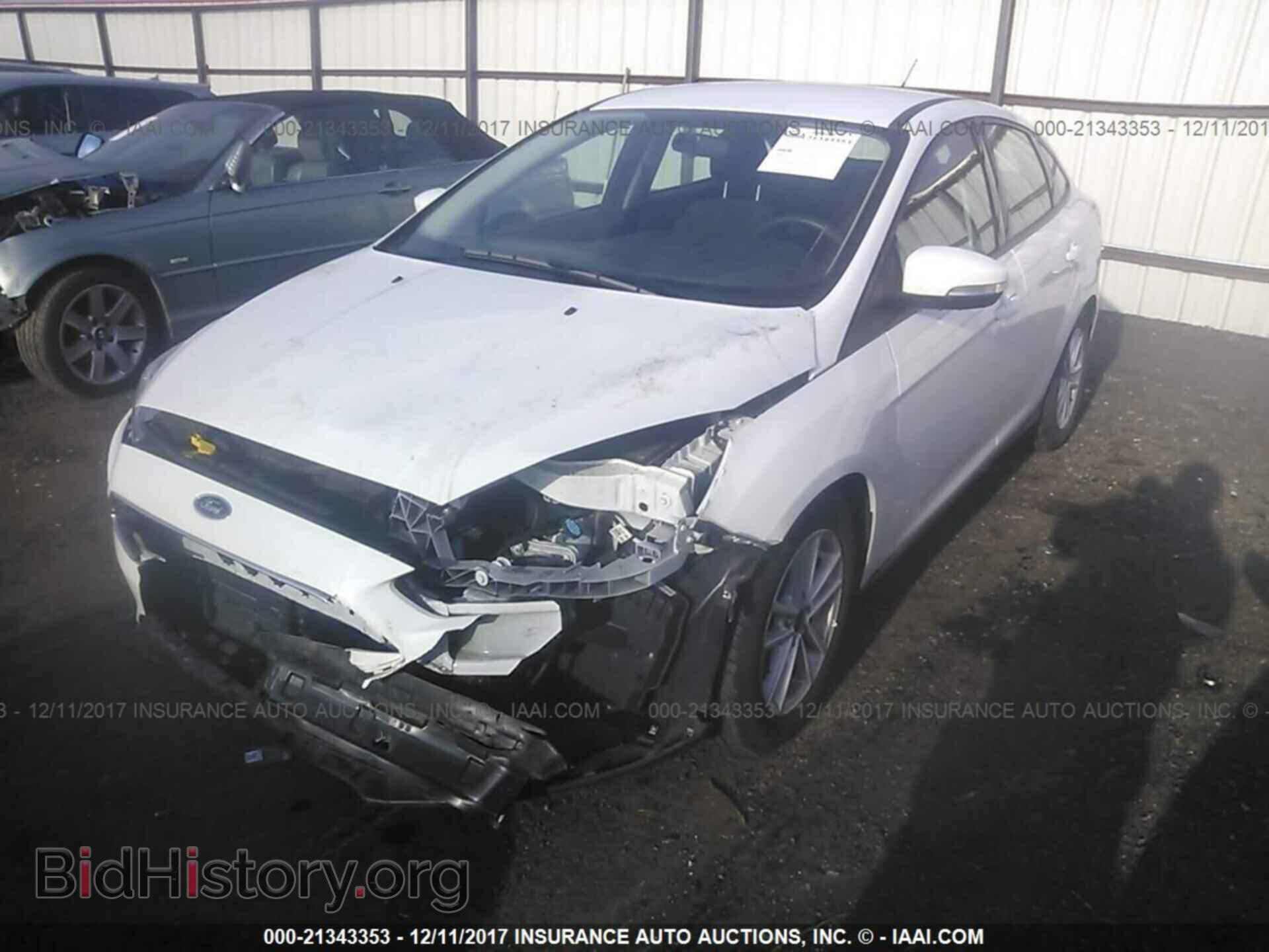 2017 Ford Focus - VIN: 1FADP3F29HL286132 - Photo 2