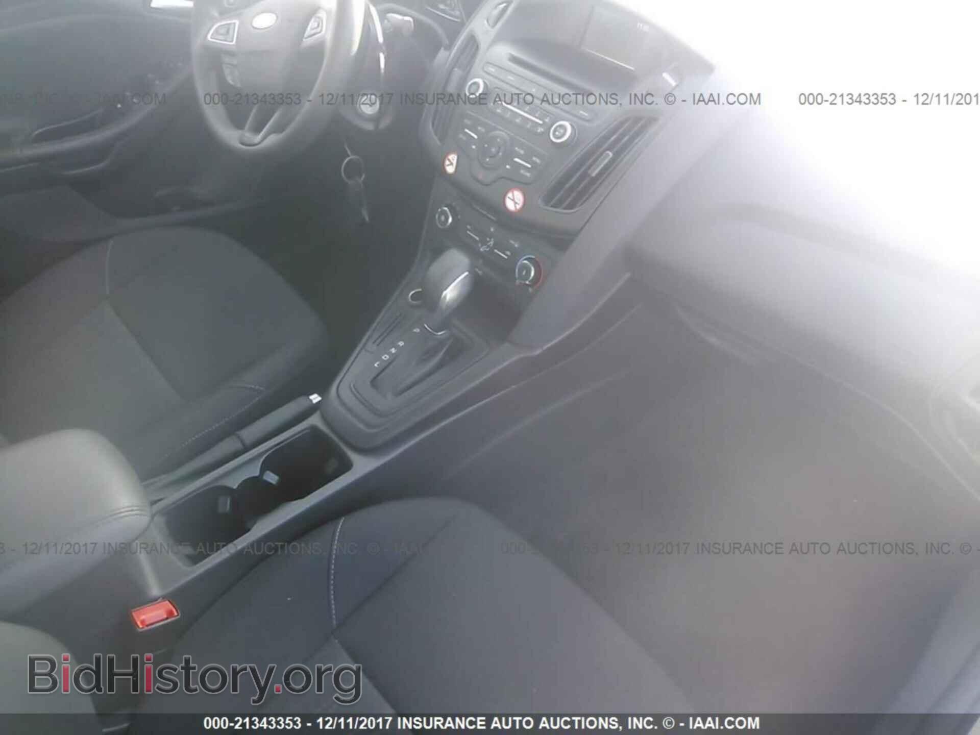 2017 Ford Focus - VIN: 1FADP3F29HL286132 - Photo 5