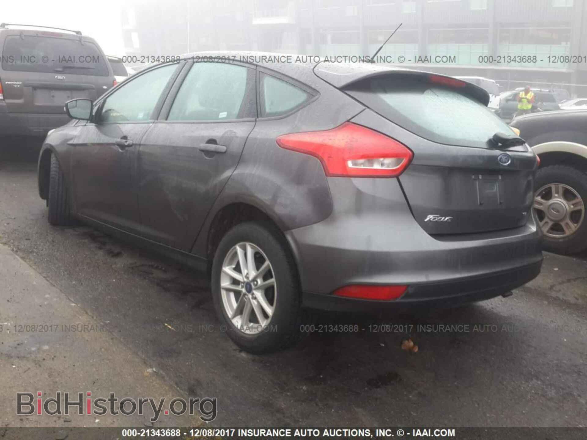 2017 Ford Focus - VIN: 1FADP3K29HL217396 - Фото 3
