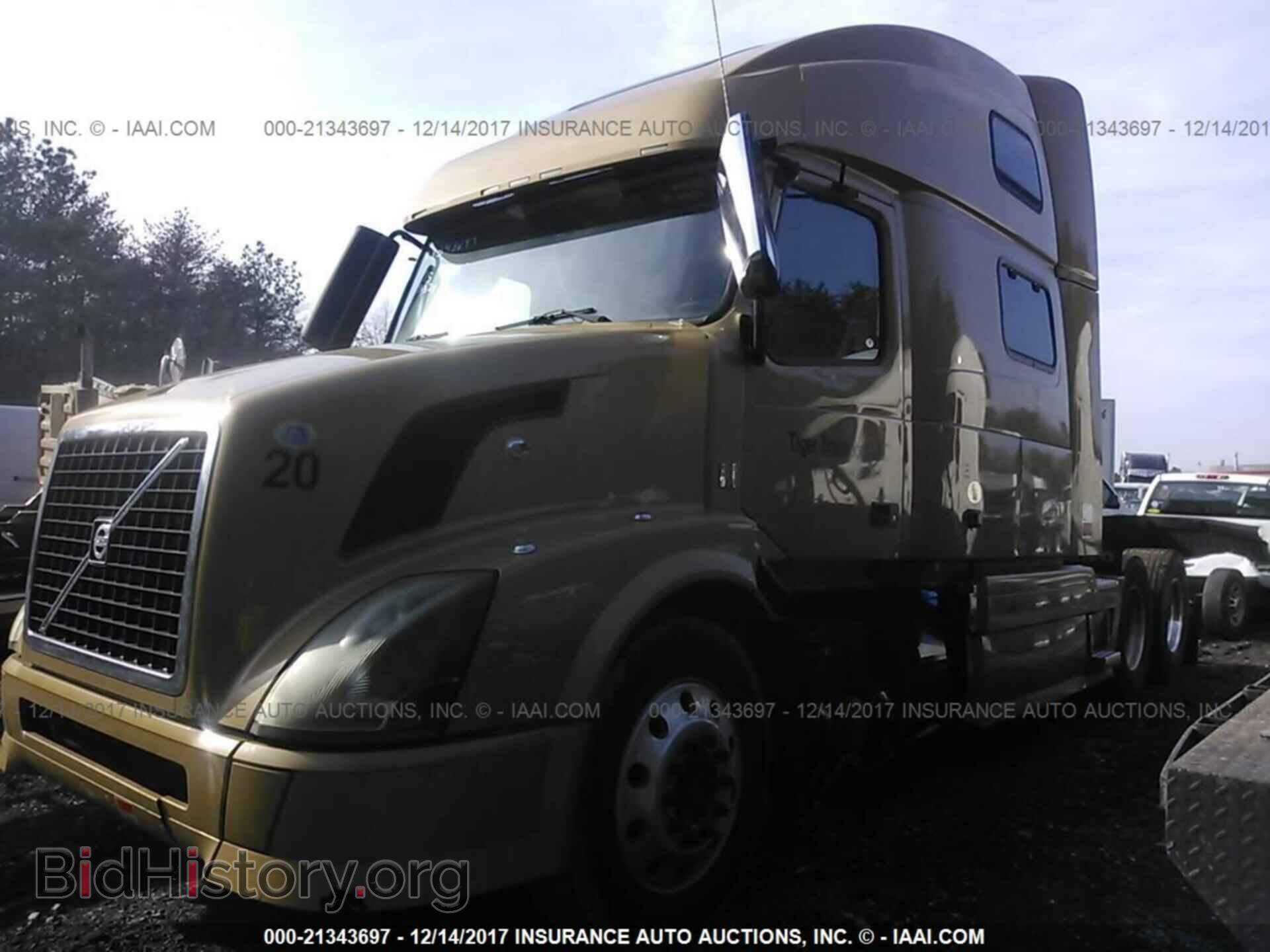2012 Volvo Vnl - VIN: 4V4NC9EH6CN536446 - Фото 2