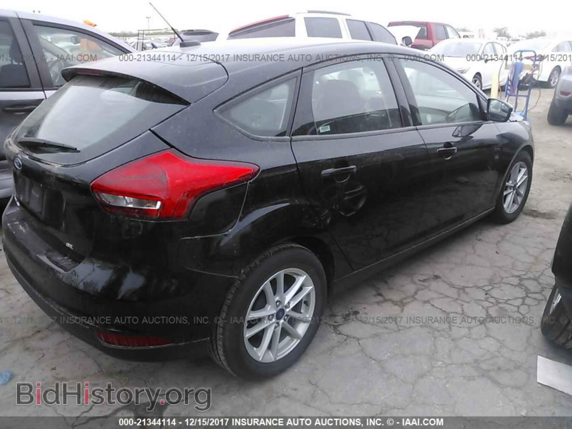 2017 Ford Focus - VIN: 1FADP3K25HL267776 - Photo 4