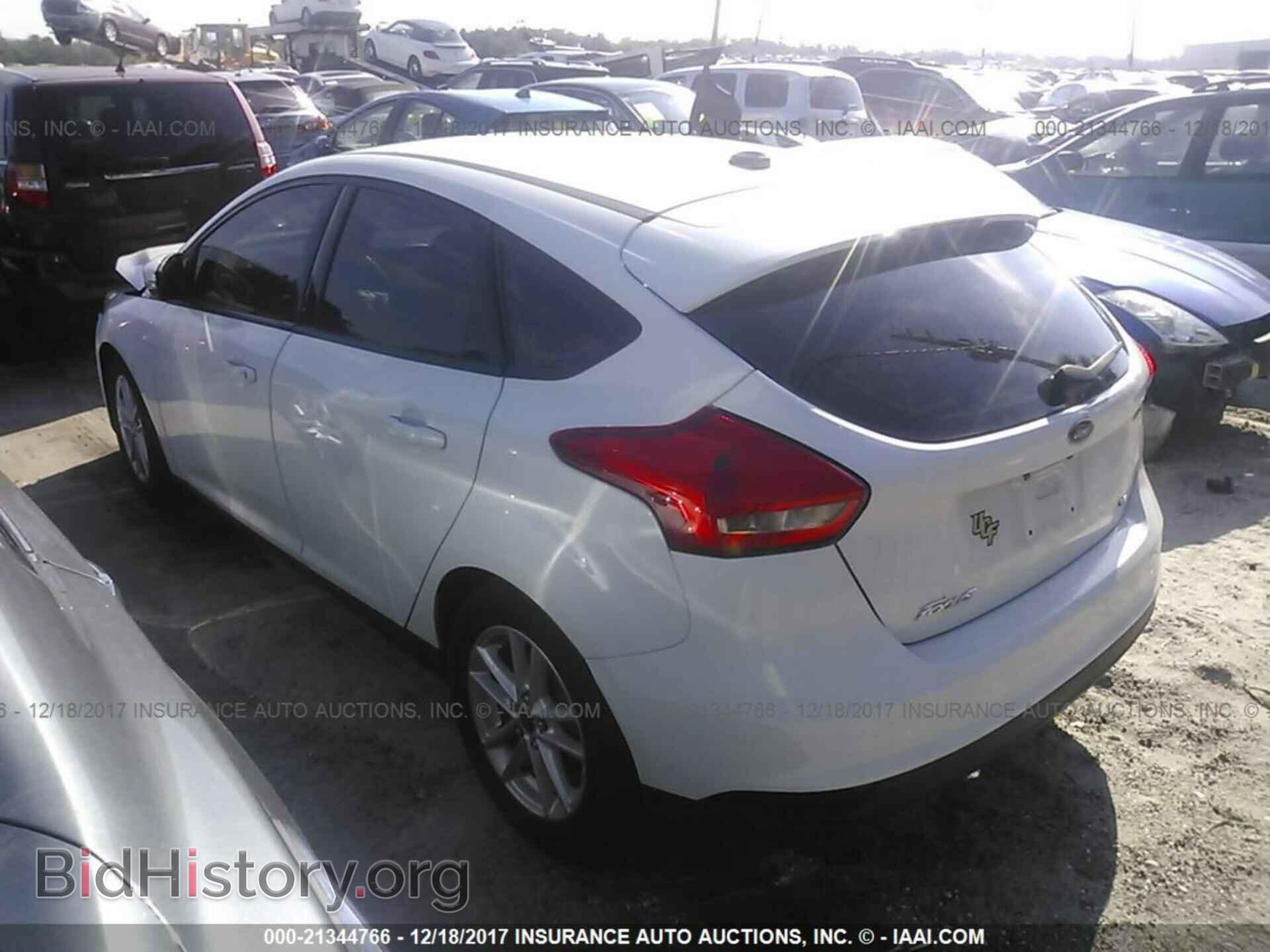 2015 Ford Focus - VIN: 1FADP3K25FL327018 - Photo 3