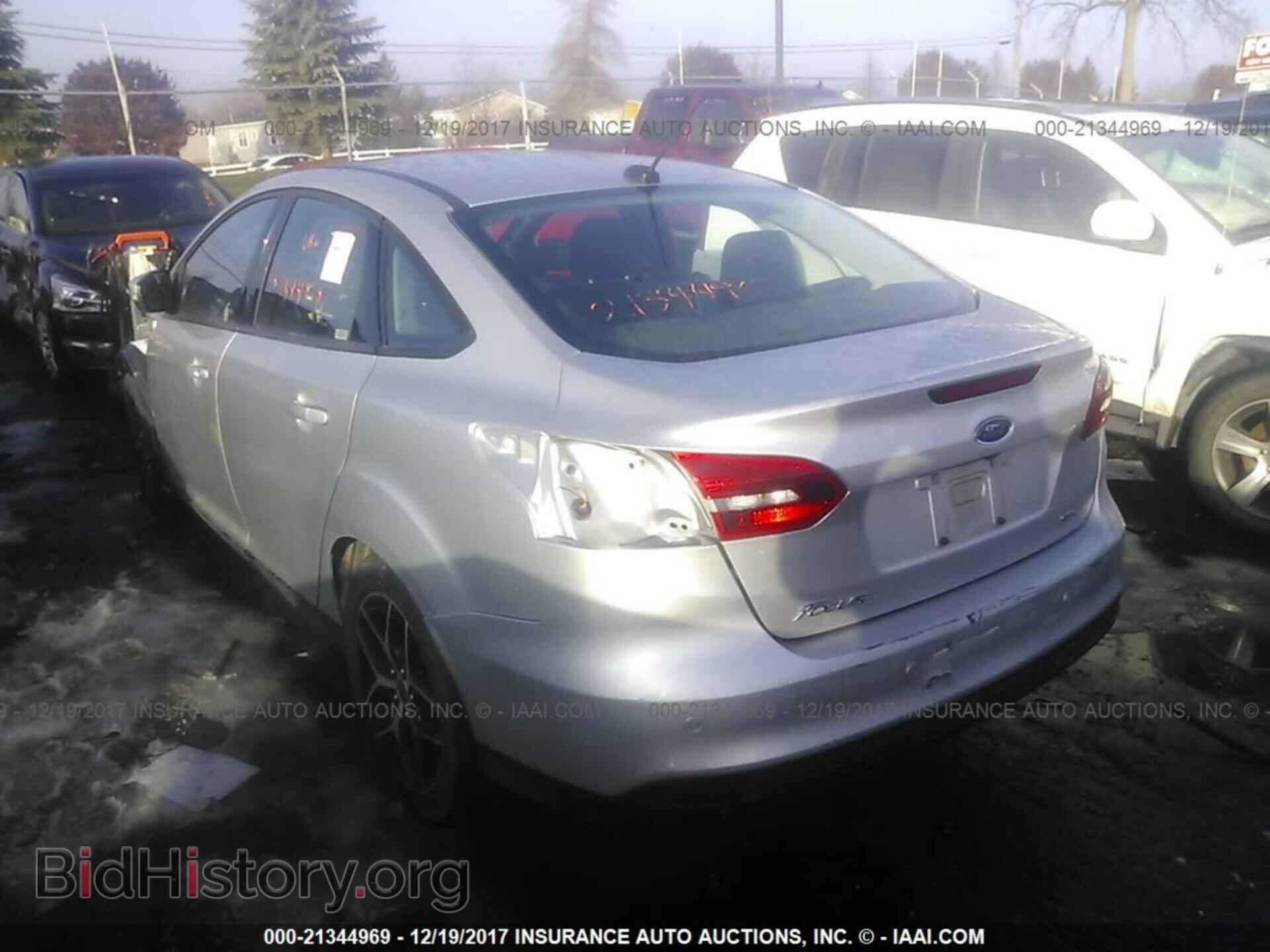 2017 Ford Focus - VIN: 1FADP3H21HL264445 - Photo 3