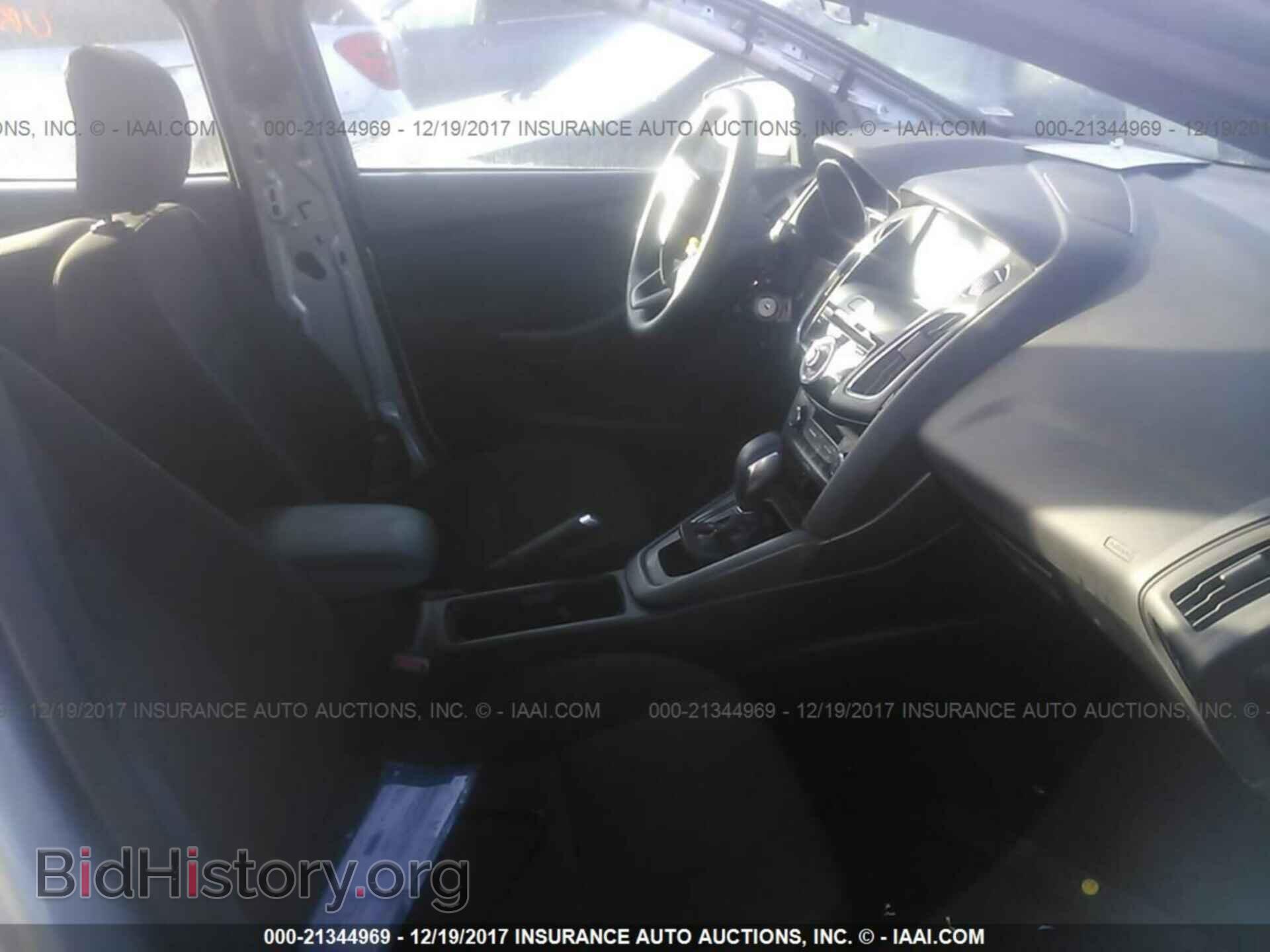 2017 Ford Focus - VIN: 1FADP3H21HL264445 - Photo 5