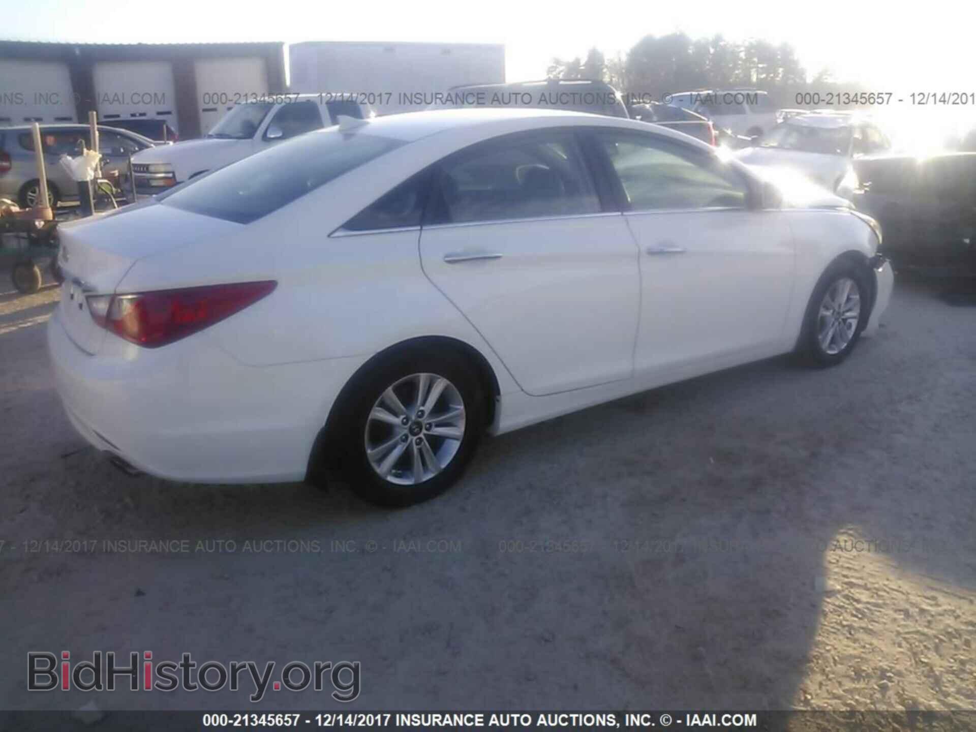 2012 Hyundai Sonata - VIN: 5NPEC4AC2CH372833 - Photo 4