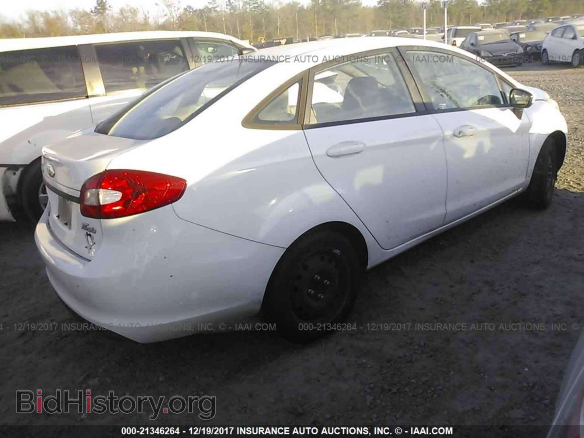 2012 Ford Fiesta - VIN: 3FADP4AJ2CM110647 - Photo 4