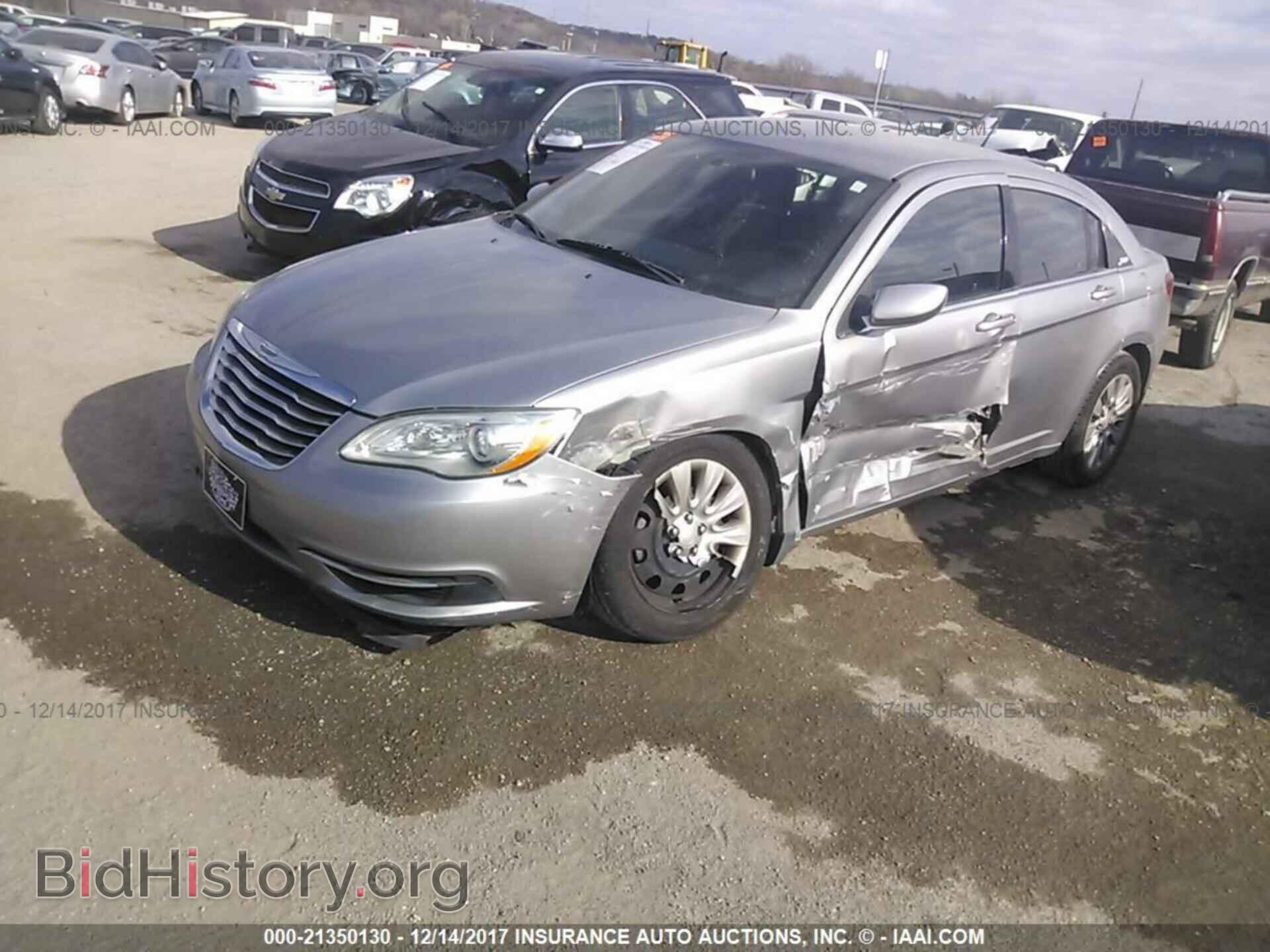 2013 Chrysler 200 - VIN: 1C3CCBAB5DN641318 - Фото 2