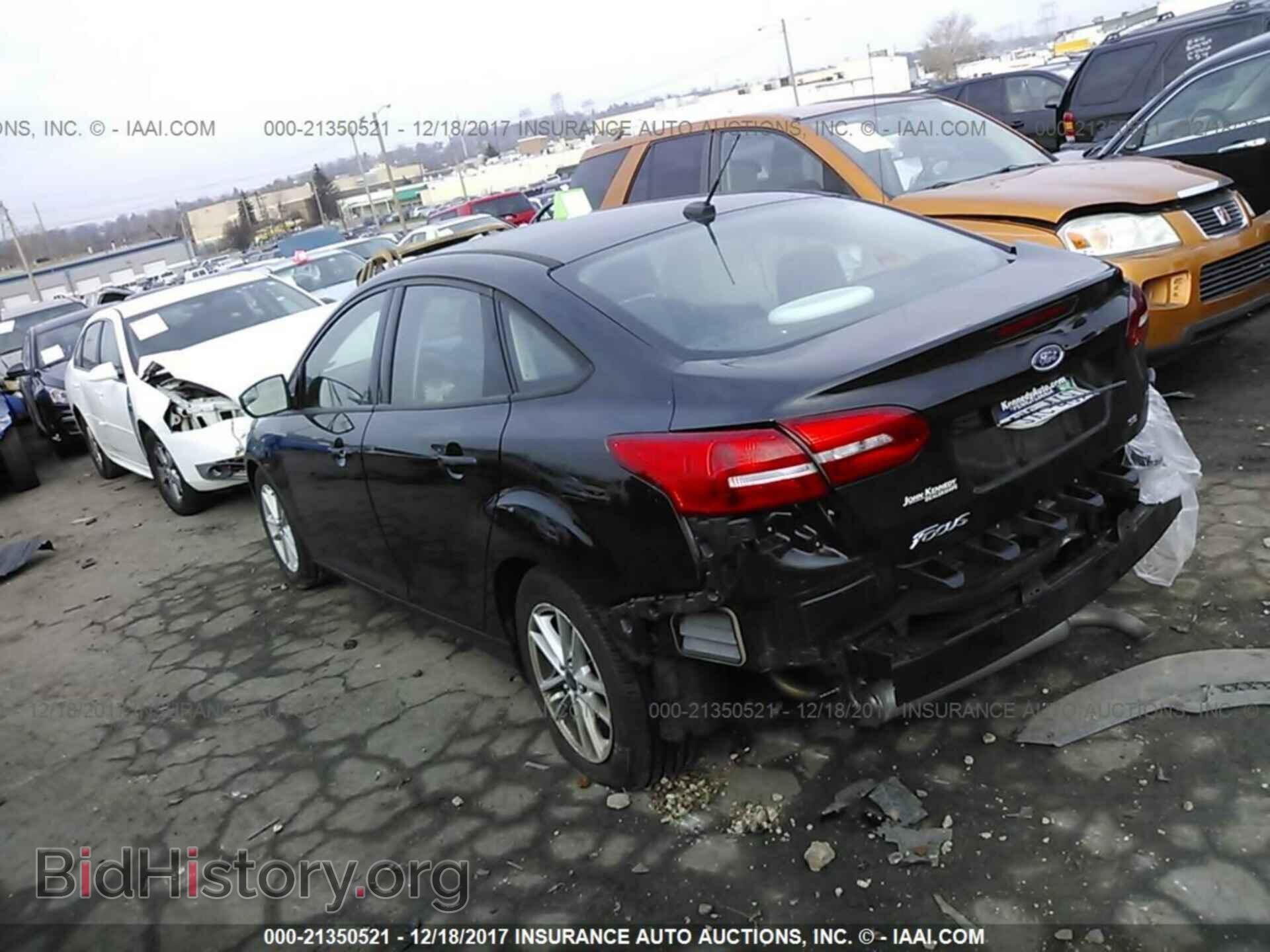 2015 Ford Focus - VIN: 1FADP3F23FL229065 - Photo 3