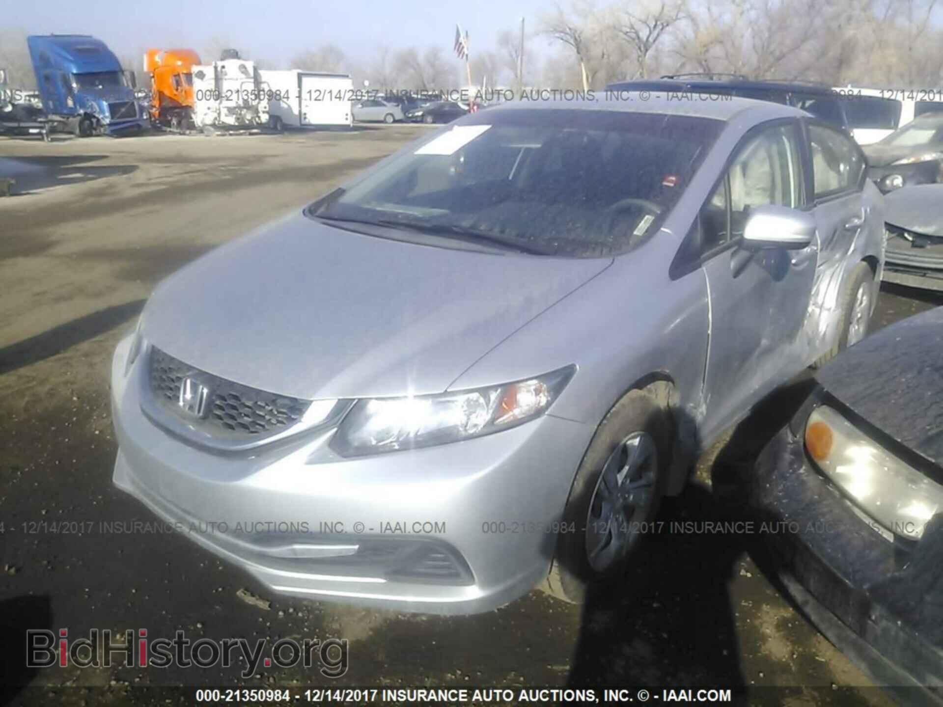 2014 Honda Civic - VIN: 19XFB2F5XEE024033 - Фото 2