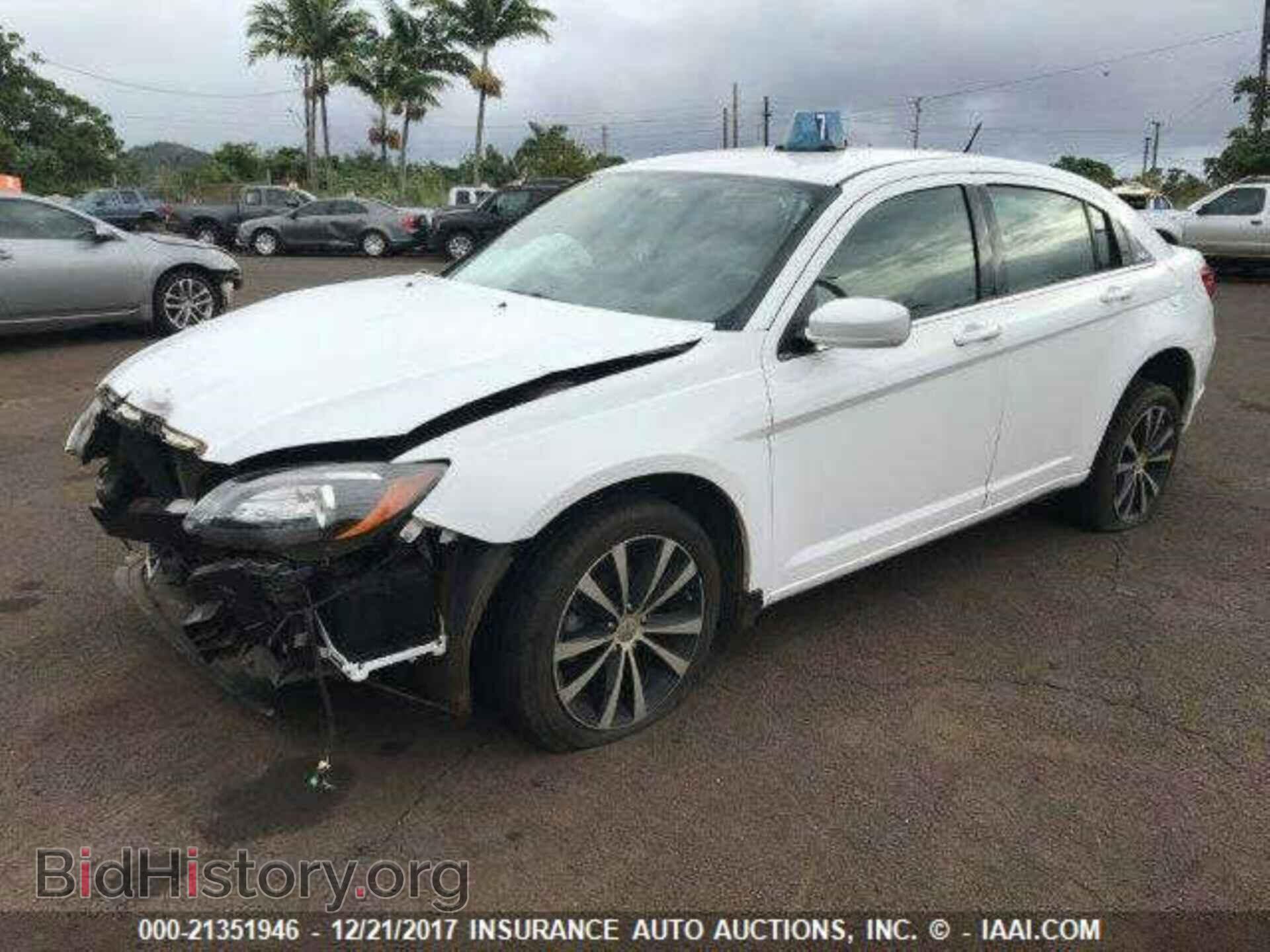 2013 Chrysler 200 - VIN: 1C3CCBBB5DN525311 - Photo 2