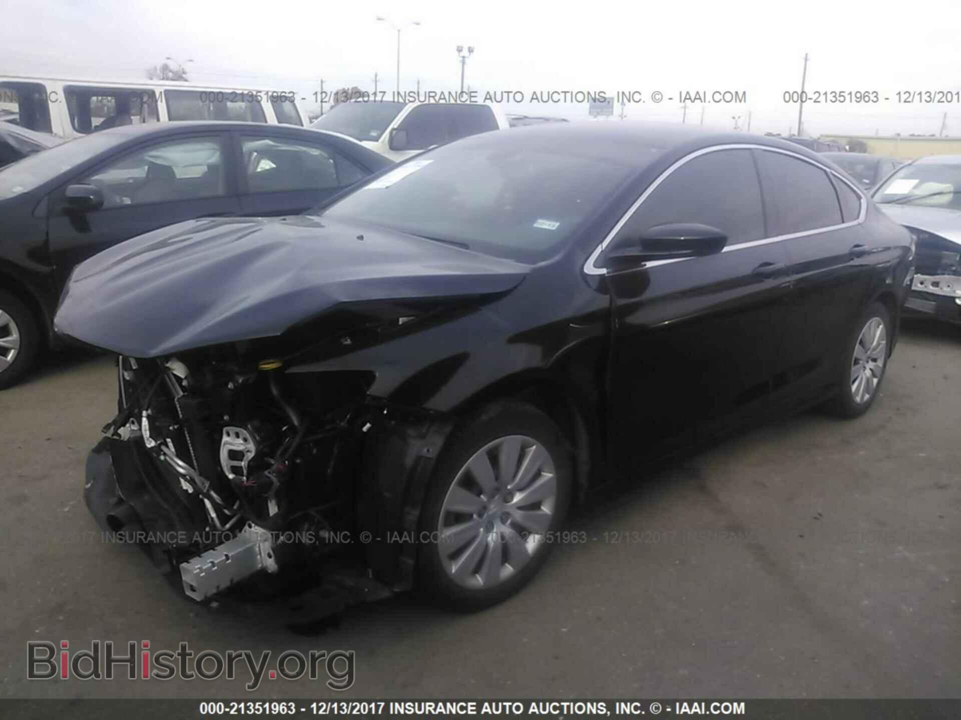 2015 Chrysler 200 - VIN: 1C3CCCFB8FN705918 - Photo 2