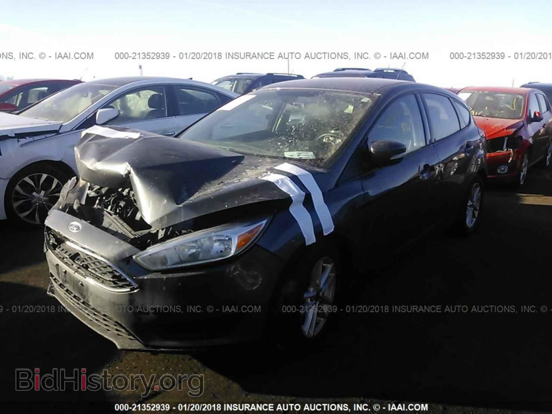 2015 Ford Focus - VIN: 1FADP3K27FL287637 - Photo 2