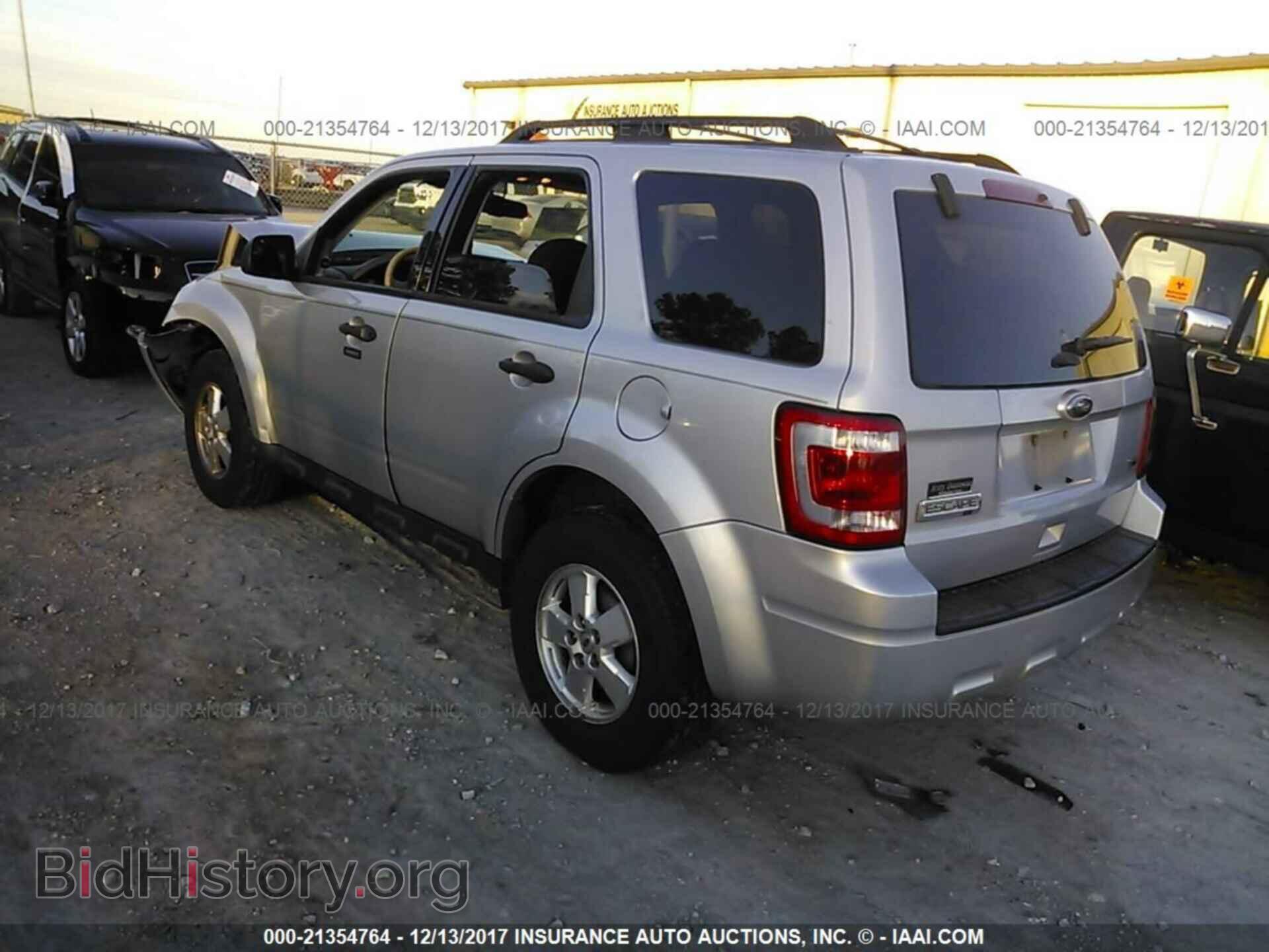 2012 Ford Escape - VIN: 1FMCU0DG1CKB34352 - Фото 3