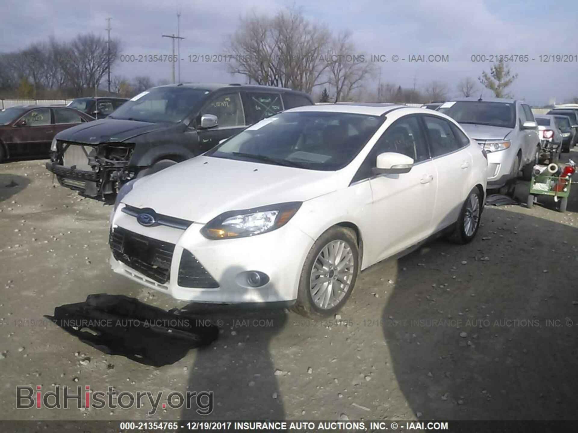 2014 Ford Focus - VIN: 1FADP3J23EL206410 - Photo 2