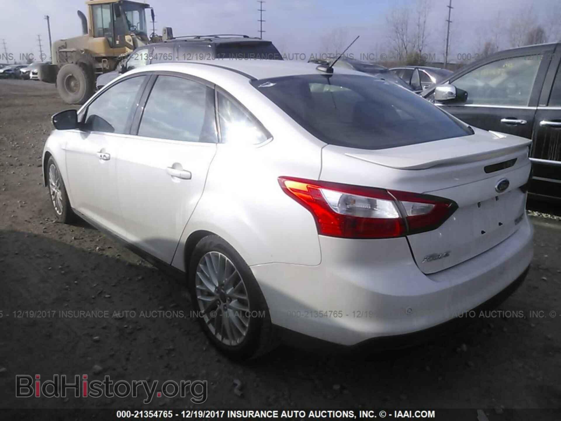 2014 Ford Focus - VIN: 1FADP3J23EL206410 - Photo 3