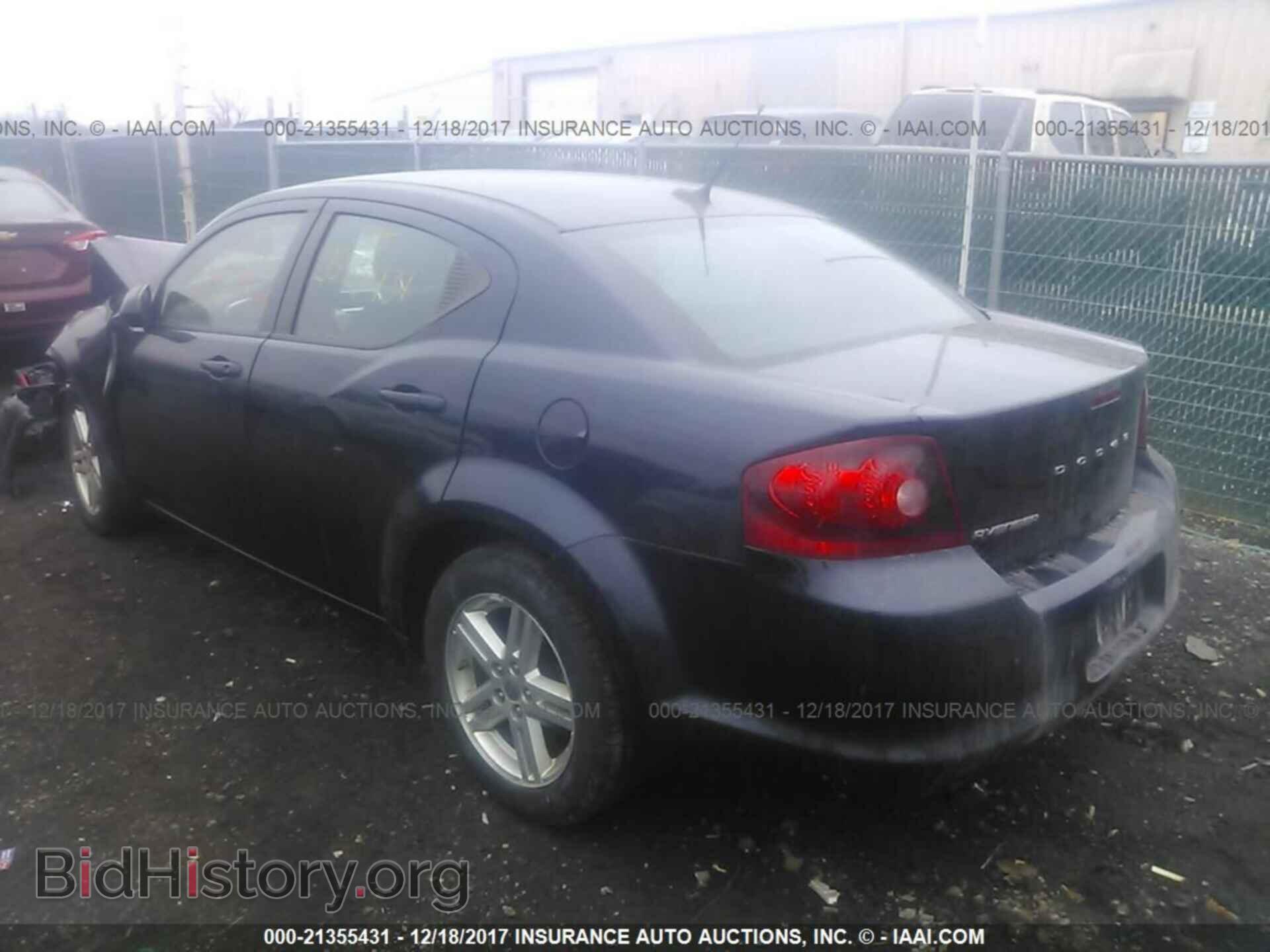 2011 Dodge Avenger - VIN: 1B3BD1FB0BN528186 - Photo 3