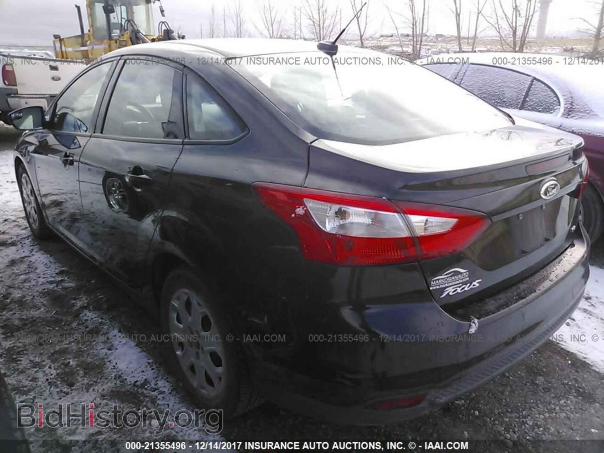 2012 Ford Focus - VIN: 1FAHP3F27CL338450 - Photo 3