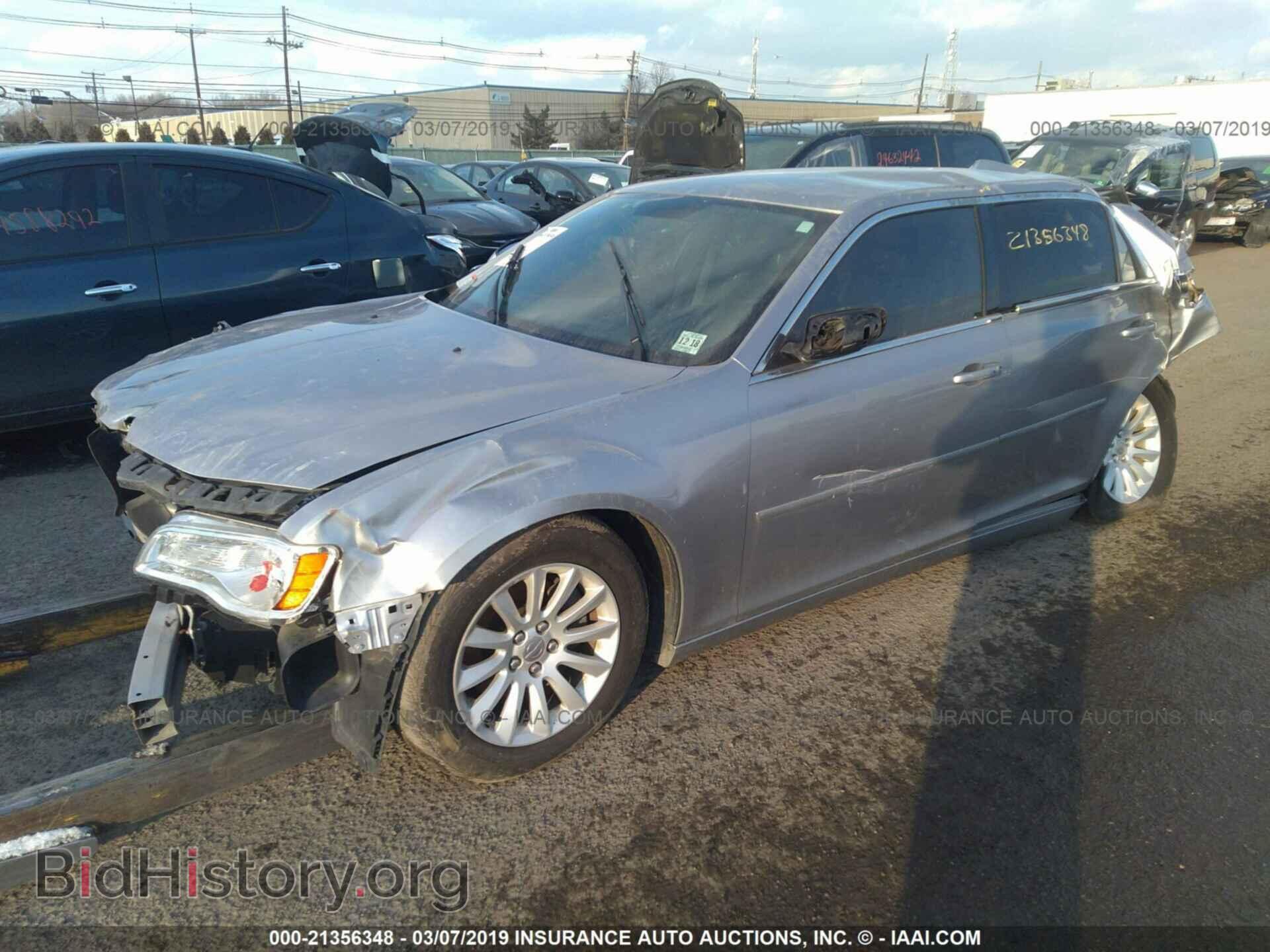 2013 CHRYSLER 300 - VIN: 2C3CCAAG7DH627404 - Фото 2