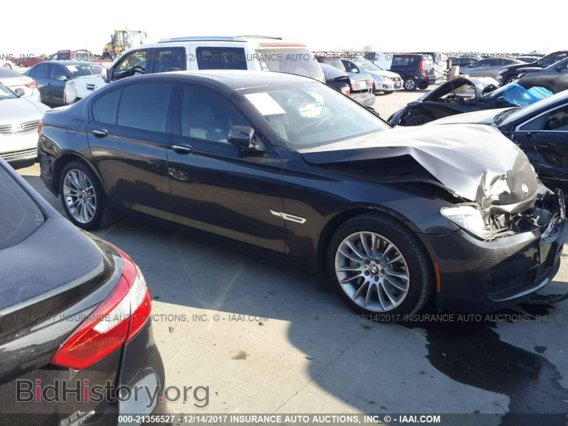 Фотография WBAKA8C52CDS99772 - Bmw 750 2012