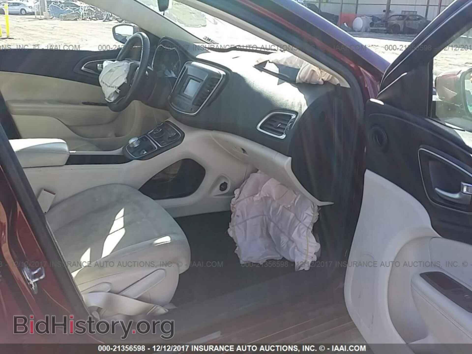 2016 Chrysler 200 - VIN: 1C3CCCAB3GN126649 - Photo 5
