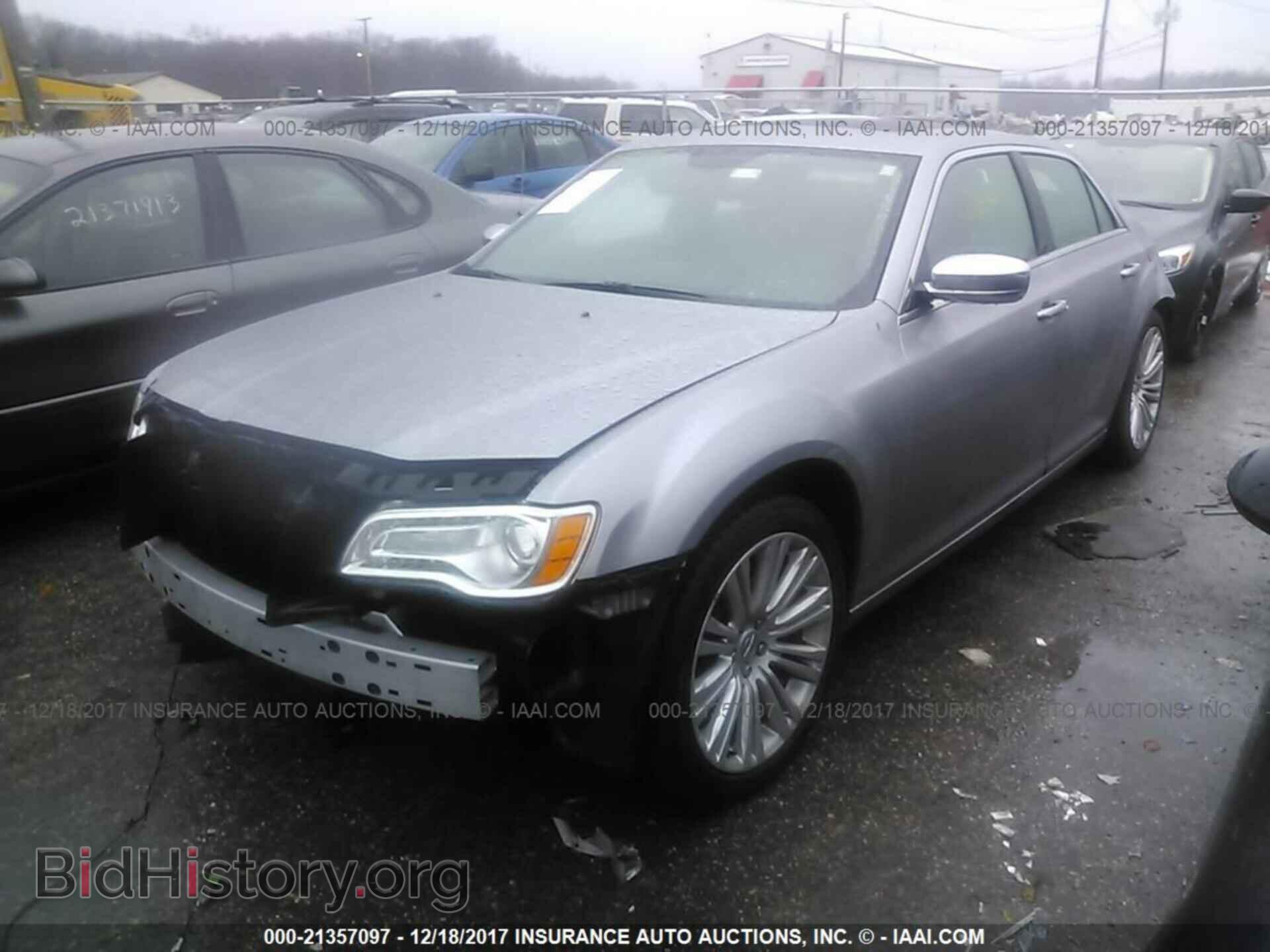 2014 Chrysler 300c - VIN: 2C3CCAEG7EH340138 - Фото 2