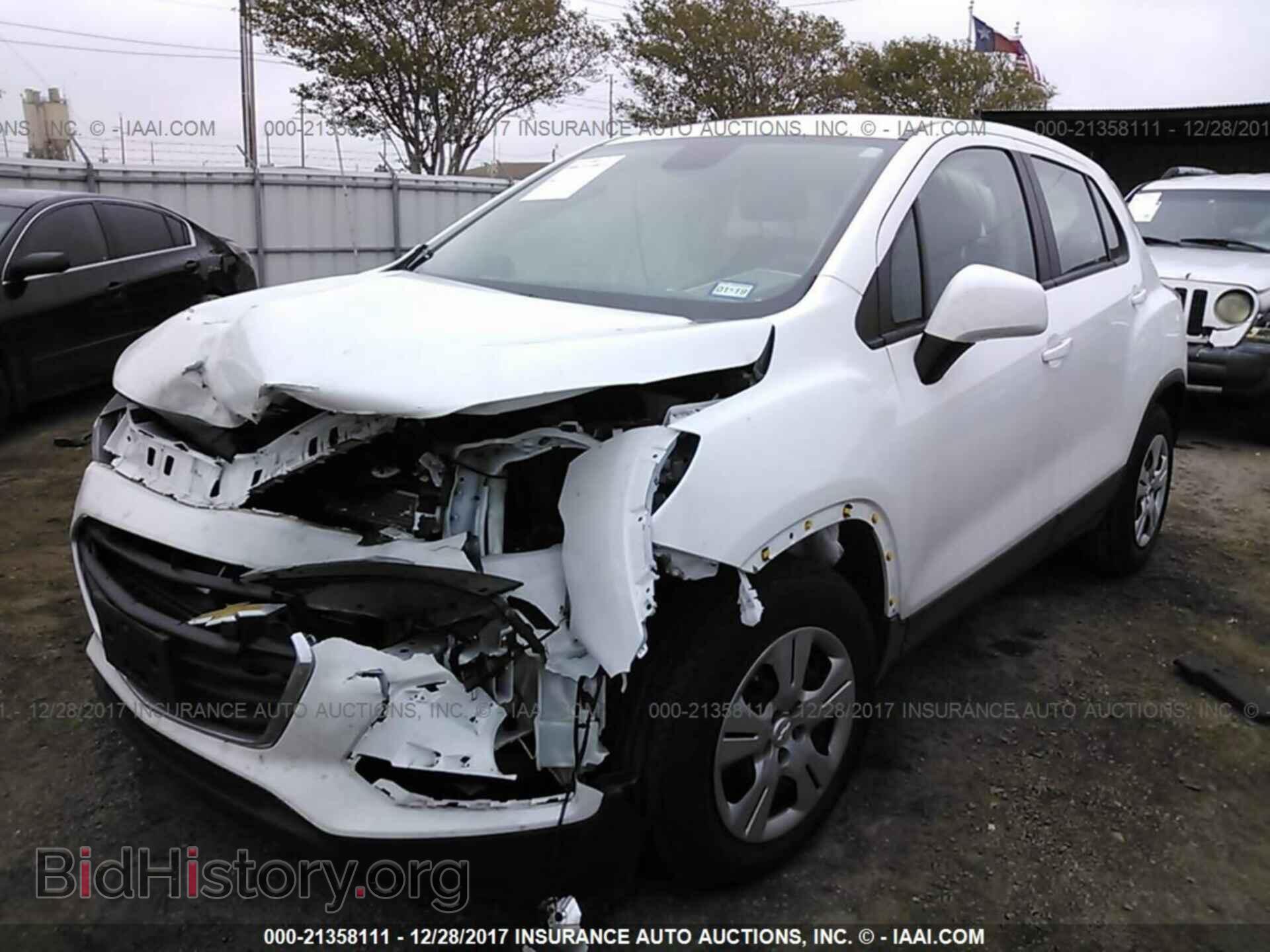 2017 Chevrolet Trax - VIN: KL7CJKSB4HB065130 - Фото 2