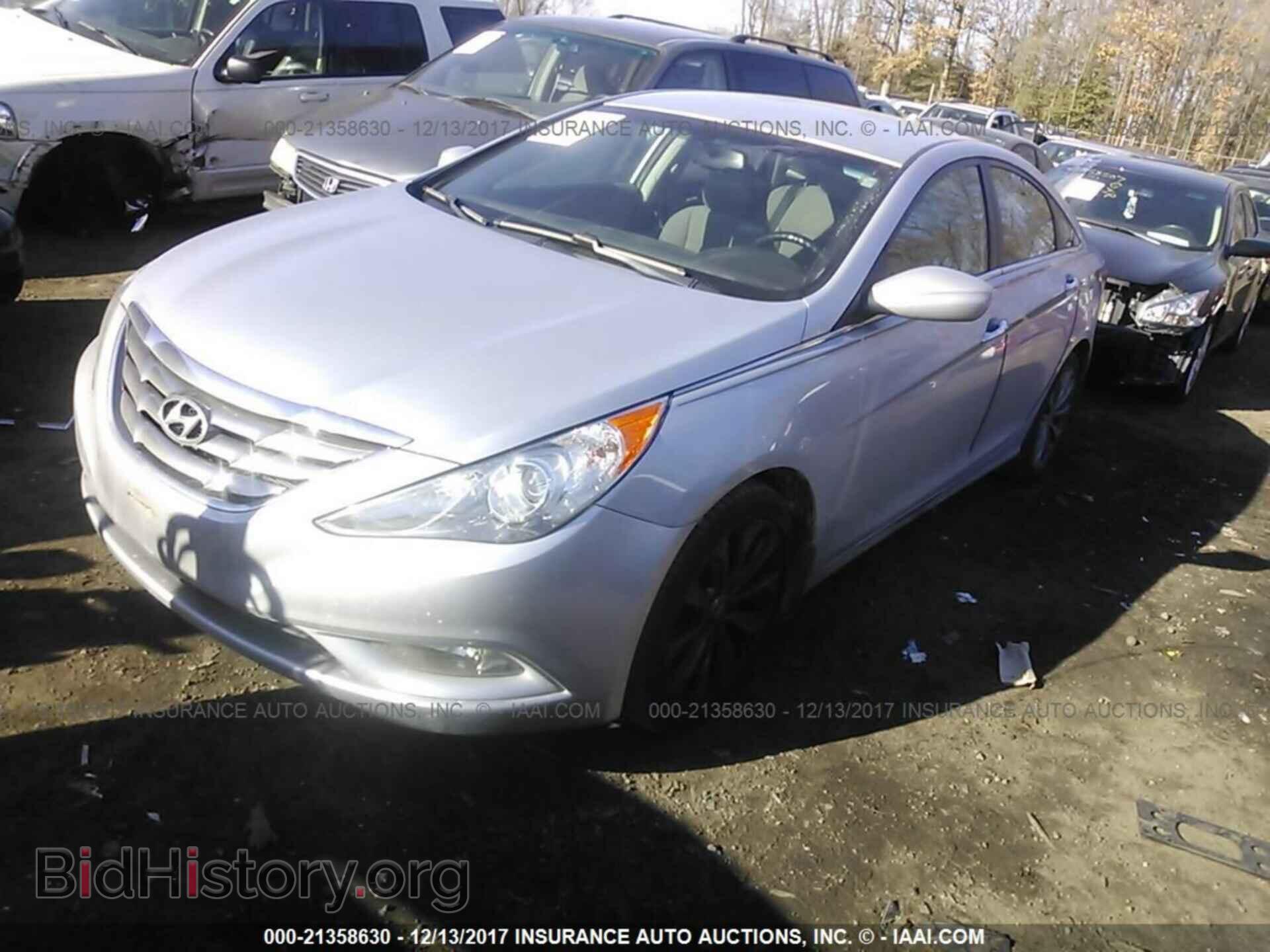 2012 Hyundai Sonata - VIN: 5NPEC4AC8CH366177 - Photo 2