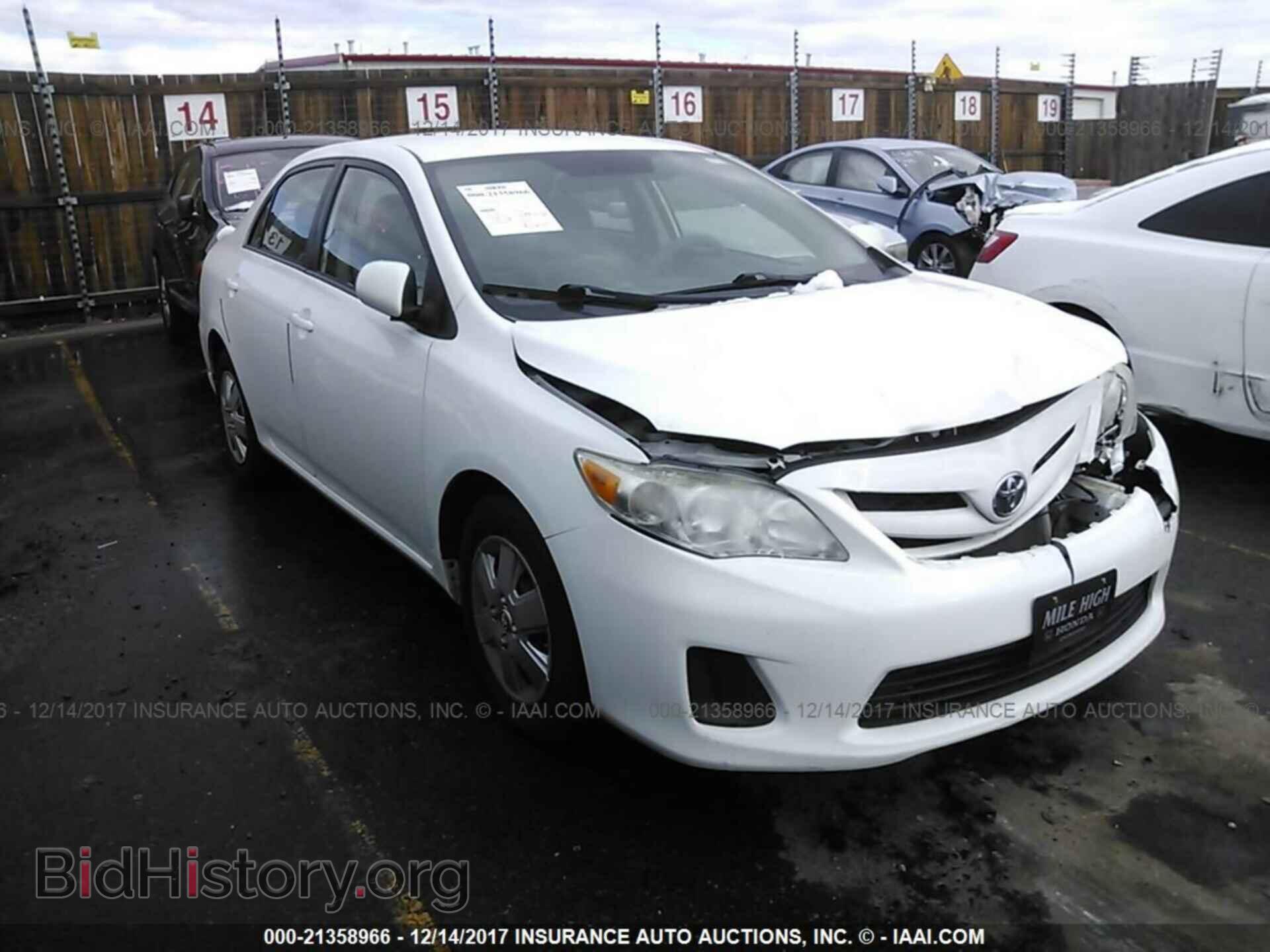 Photo 2T1BU4EE2BC590820 - Toyota Corolla 2011