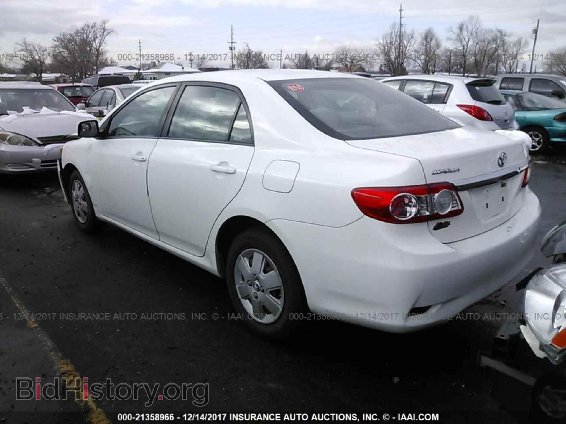 2011 Toyota Corolla - VIN: 2T1BU4EE2BC590820 - Photo 3
