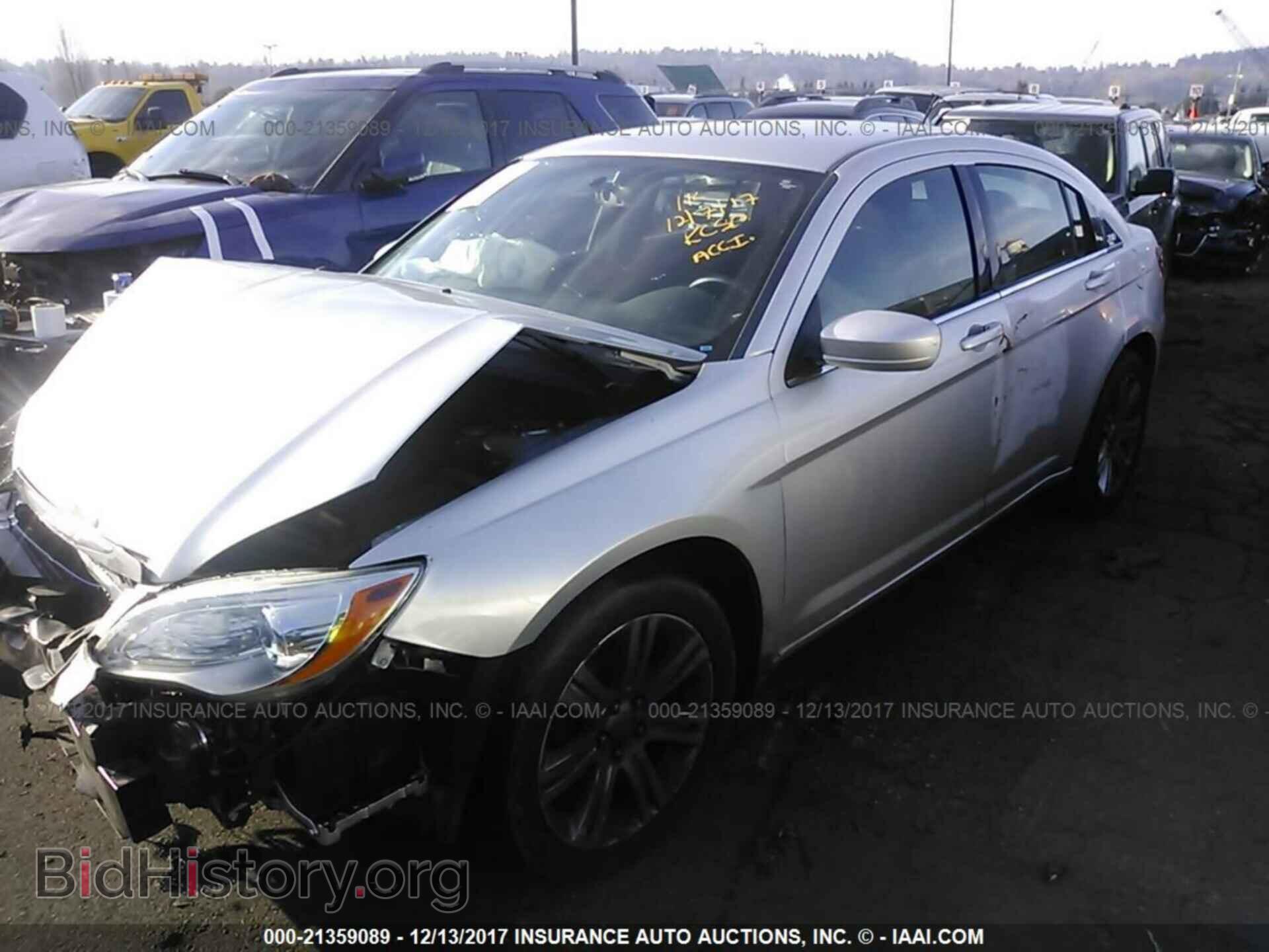 2012 Chrysler 200 - VIN: 1C3CCBBB3CN171058 - Photo 2