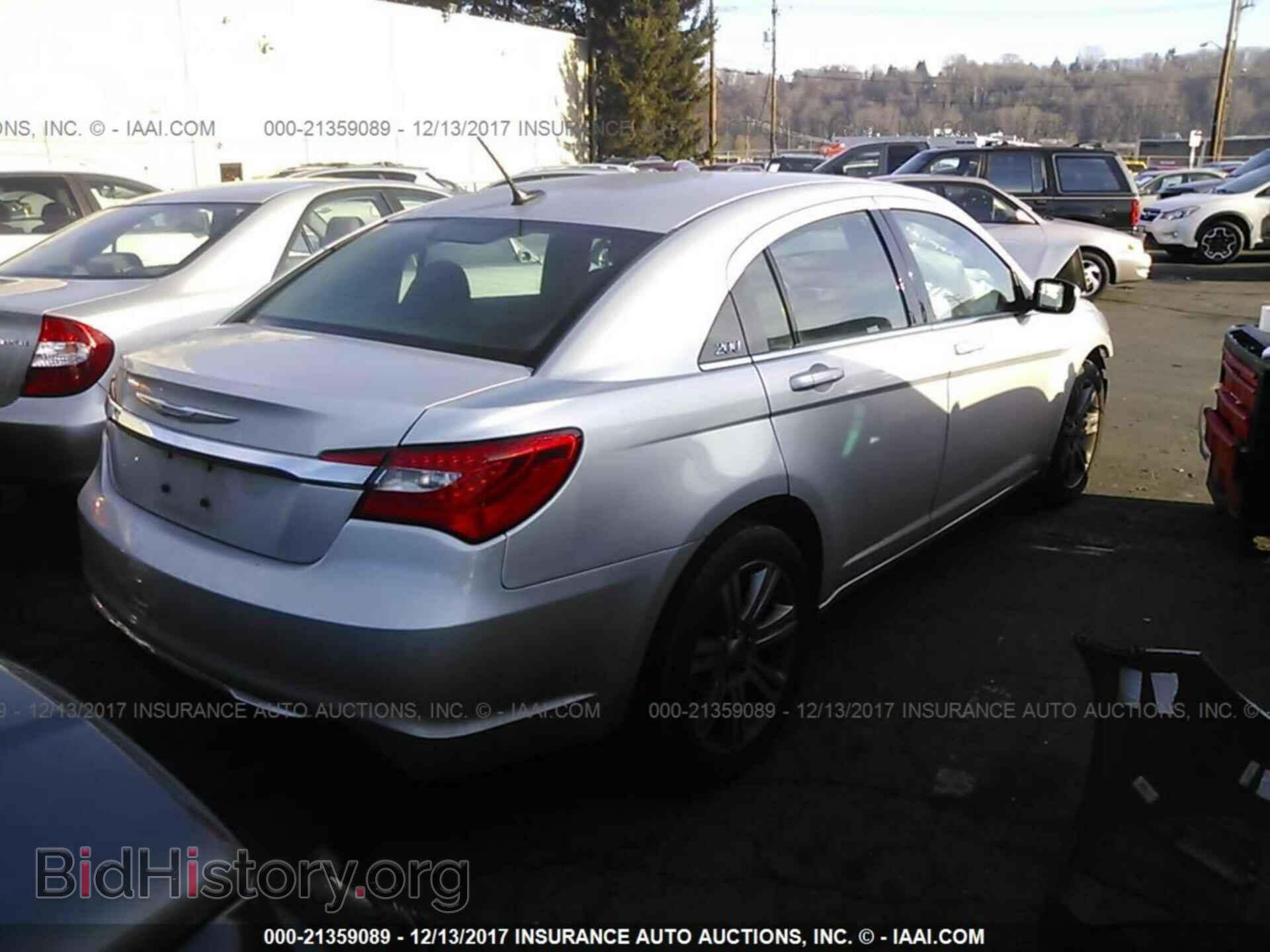 2012 Chrysler 200 - VIN: 1C3CCBBB3CN171058 - Photo 4