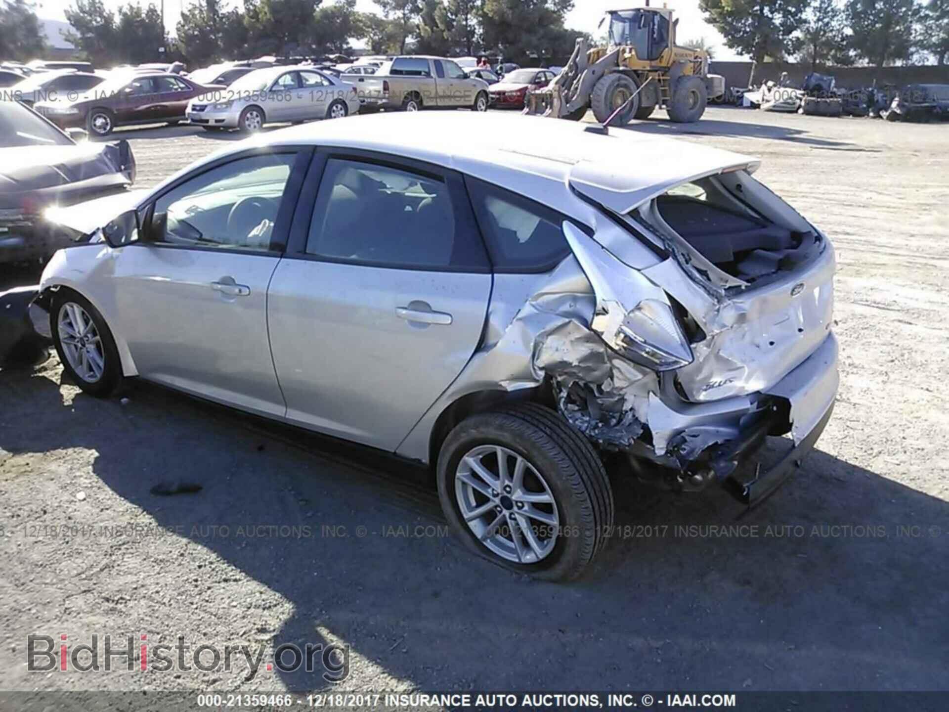 2017 Ford Focus - VIN: 1FADP3K2XHL245708 - Photo 3