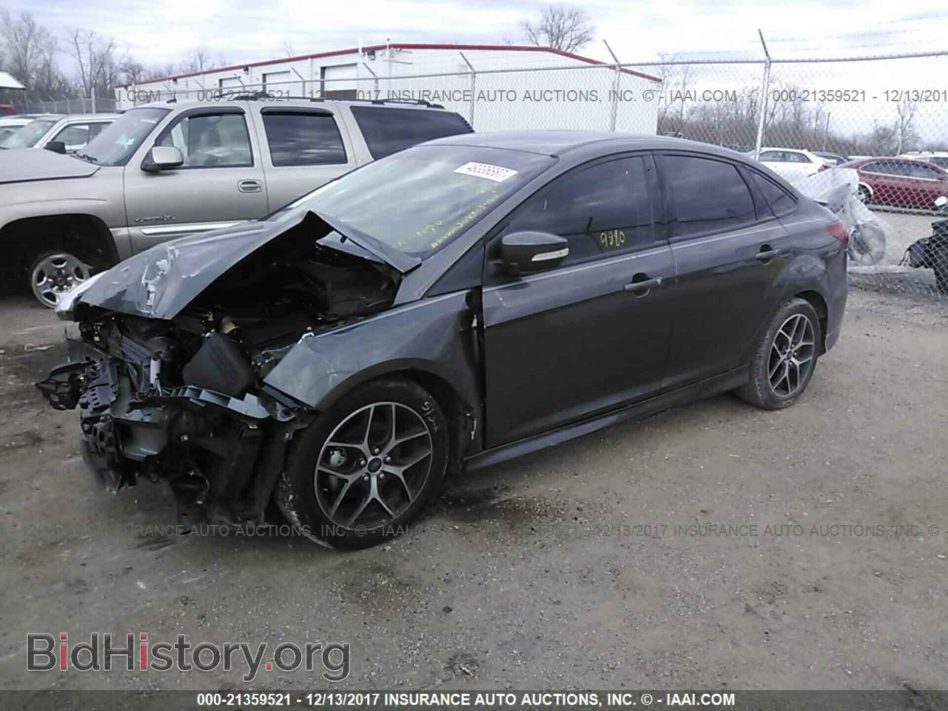 2015 Ford Focus - VIN: 1FADP3F28FL238408 - Photo 2