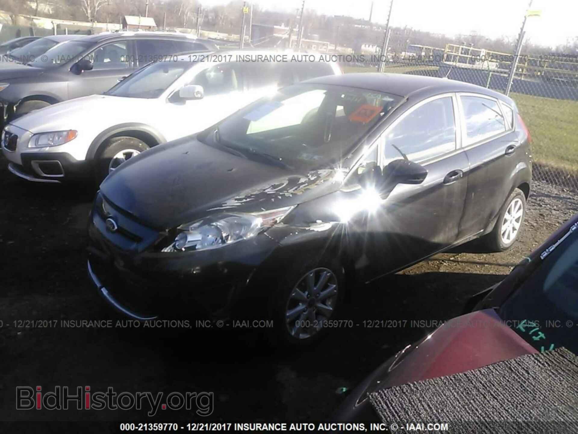 2012 Ford Fiesta - VIN: 3FADP4EJ7CM171034 - Photo 2