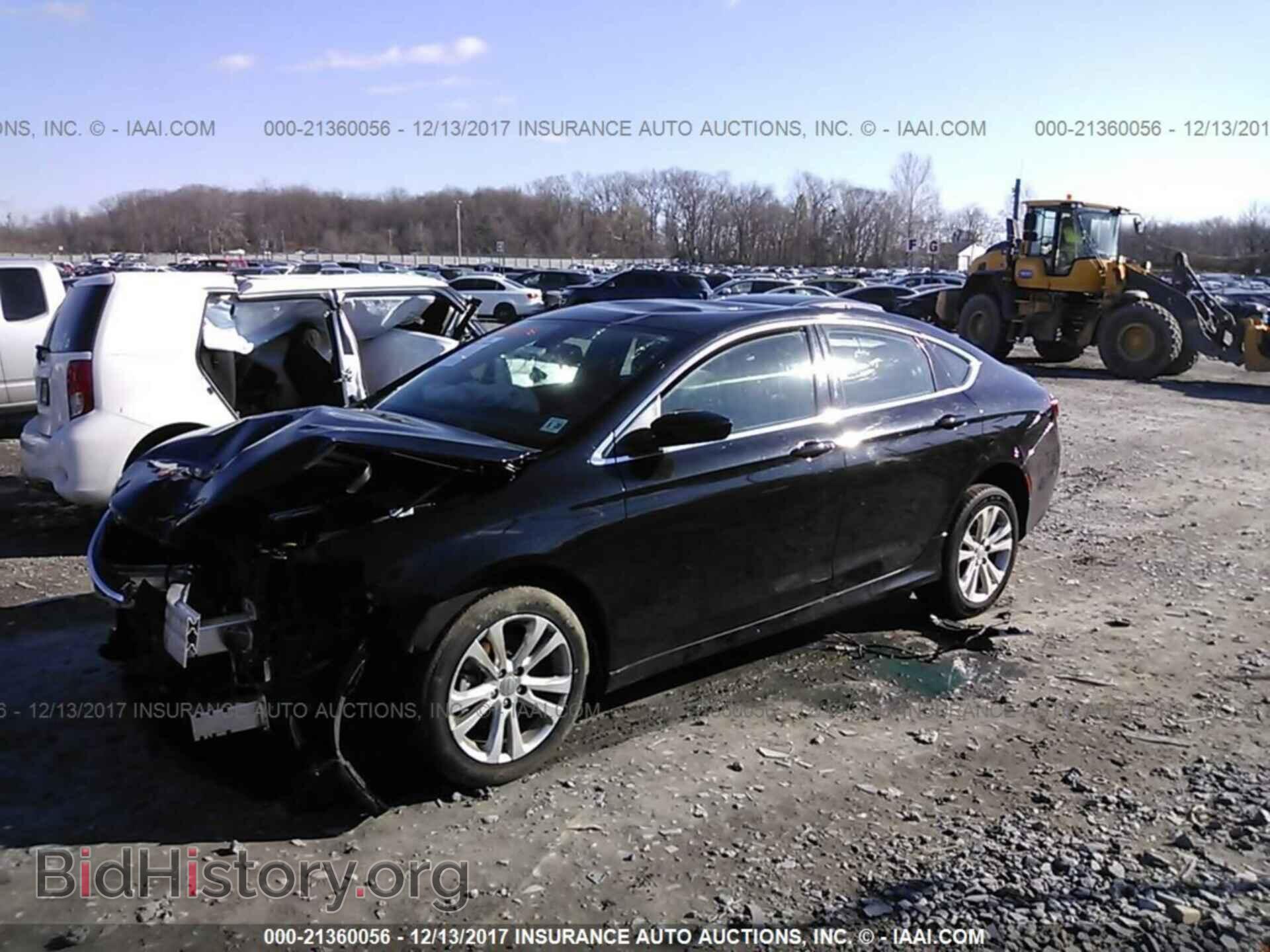 2015 Chrysler 200 - VIN: 1C3CCCAB7FN714472 - Photo 2