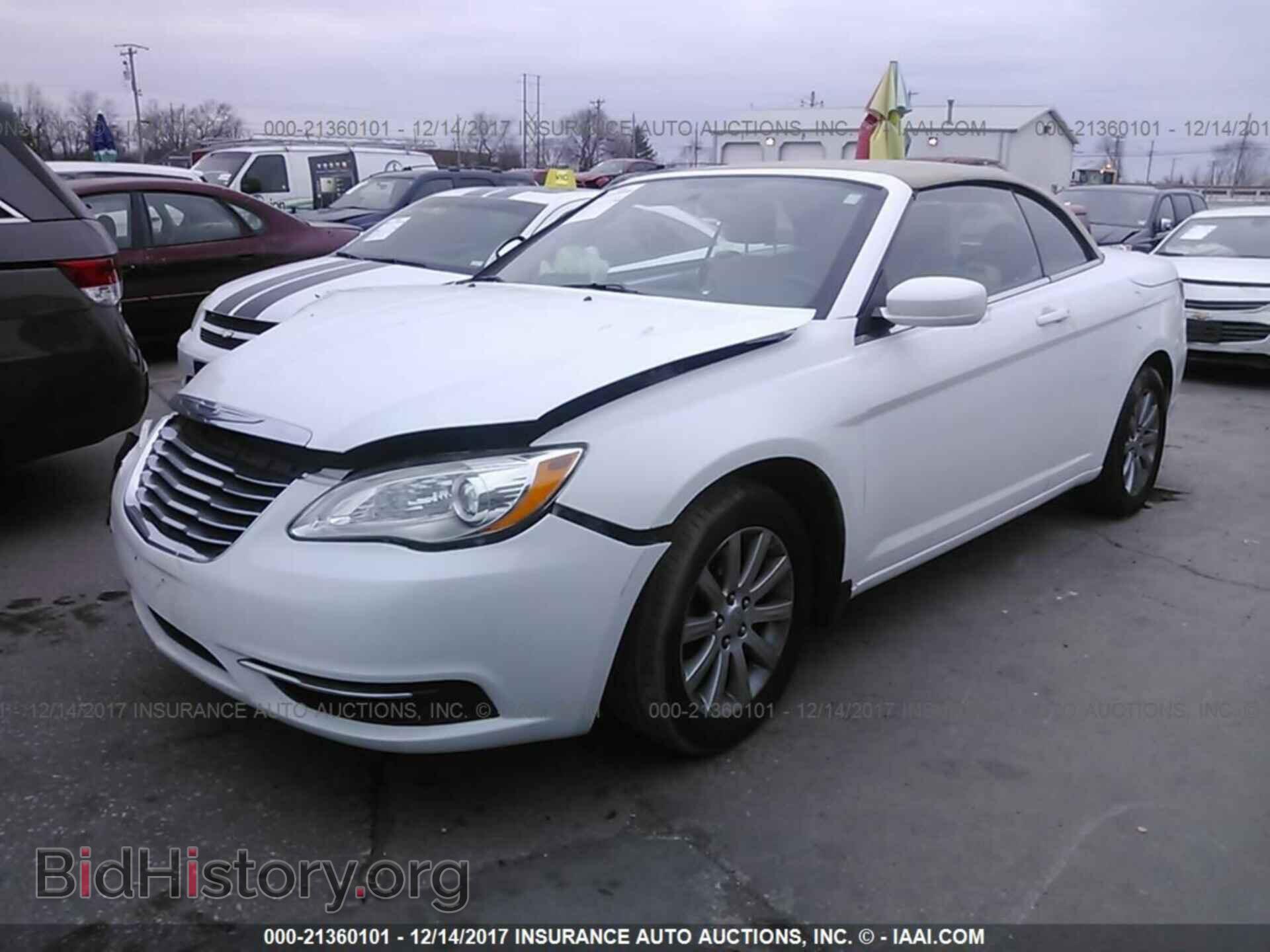 2013 Chrysler 200 - VIN: 1C3BCBEB3DN511706 - Photo 2
