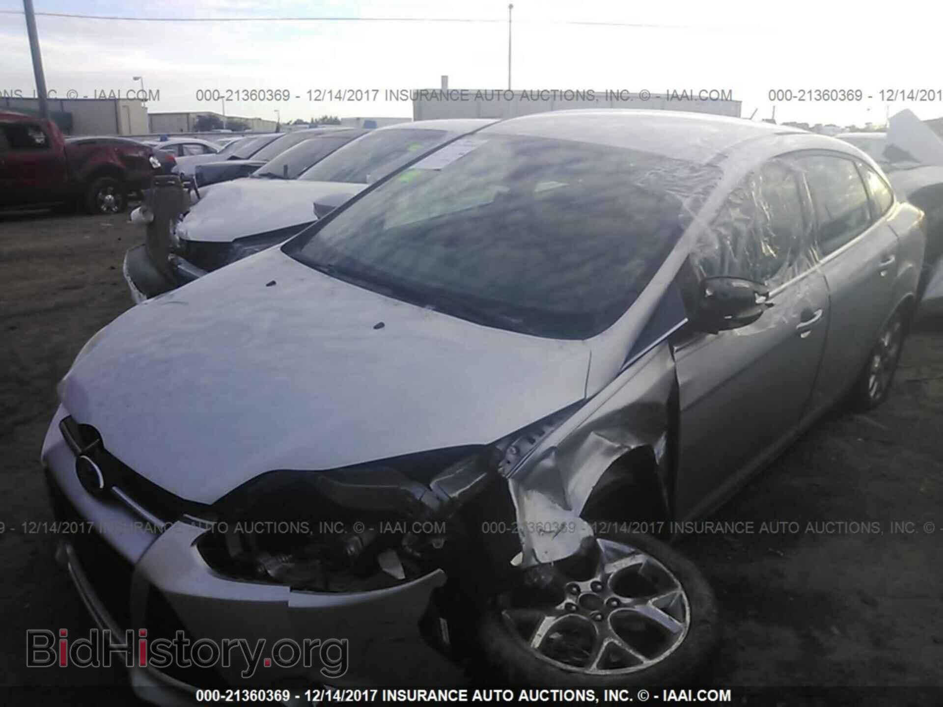 2012 Ford Focus - VIN: 1FAHP3H22CL288067 - Фото 2