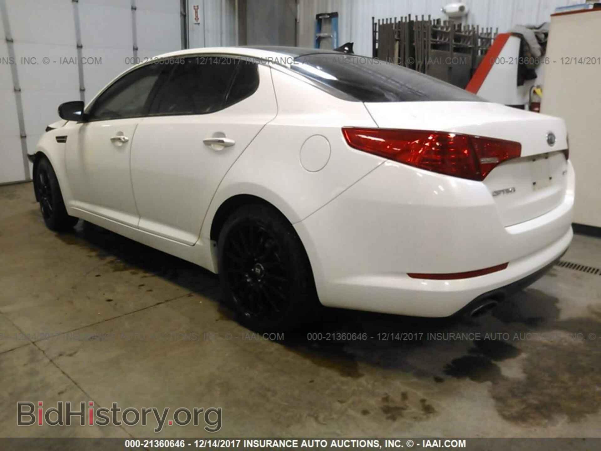 2011 Kia Optima - VIN: KNAGN4A70B5096363 - Photo 3