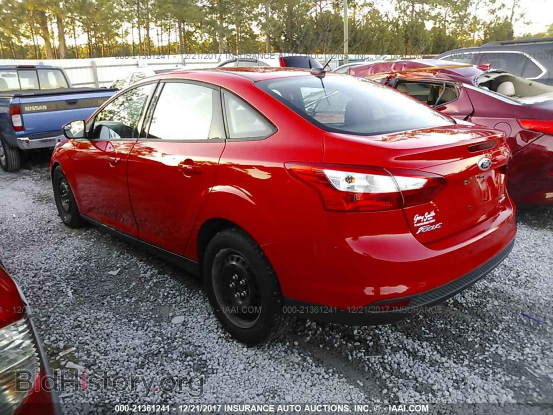 2012 Ford Focus - VIN: 1FAHP3F29CL396429 - Photo 3