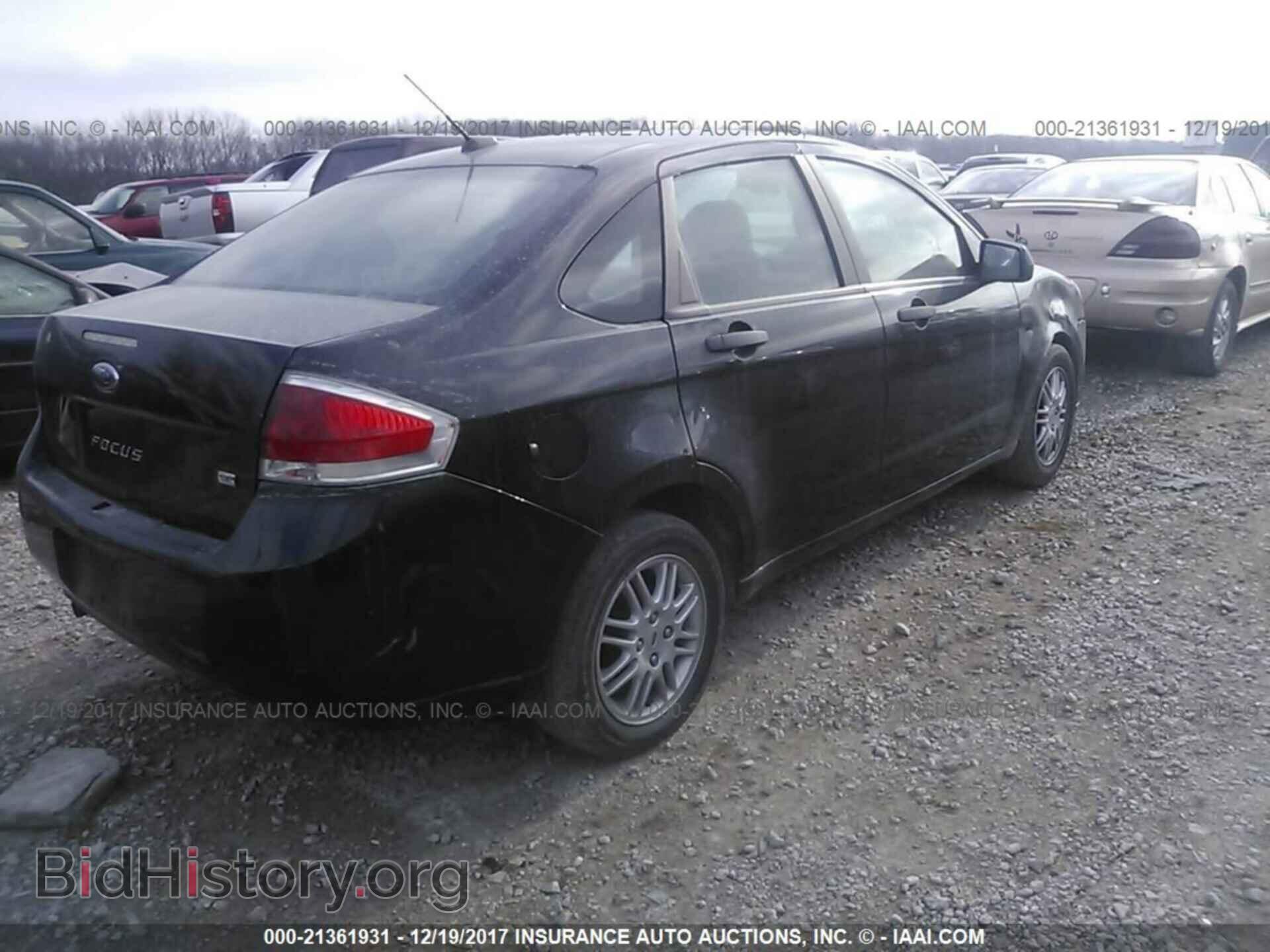 2011 Ford Focus - VIN: 1FAHP3FN2BW100349 - Фото 4