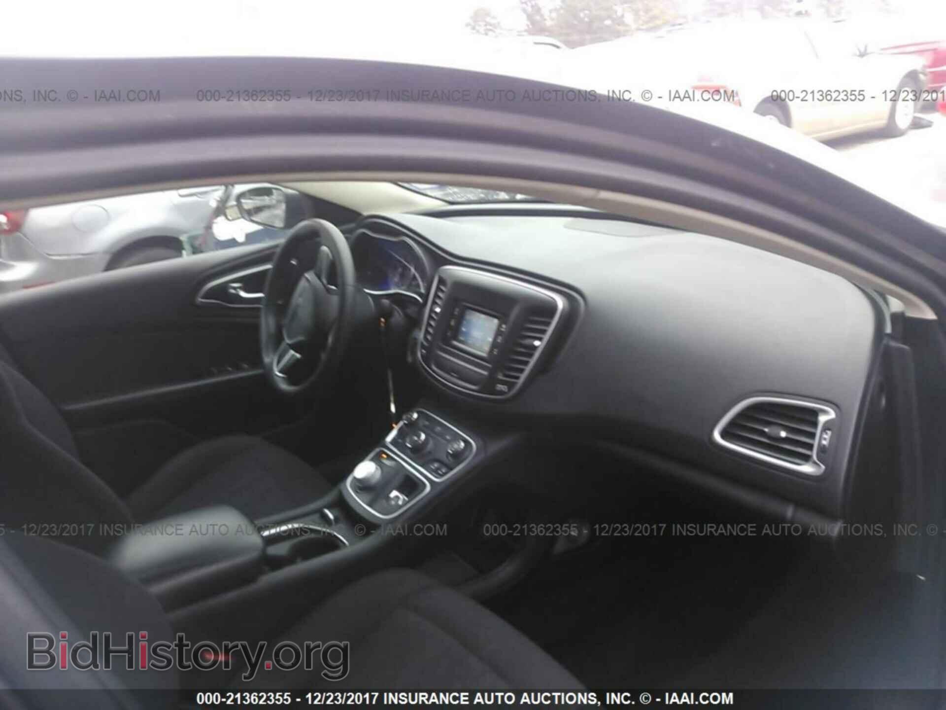 2015 Chrysler 200 - VIN: 1C3CCCAB5FN575720 - Photo 5