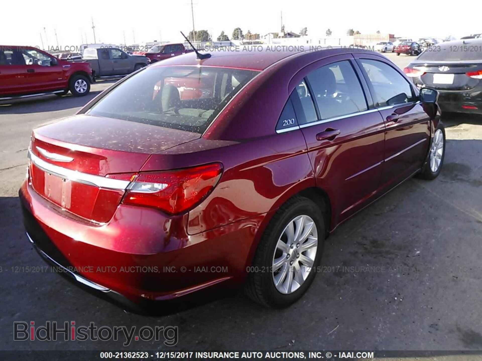 2011 Chrysler 200 - VIN: 1C3BC1FG3BN553200 - Photo 4