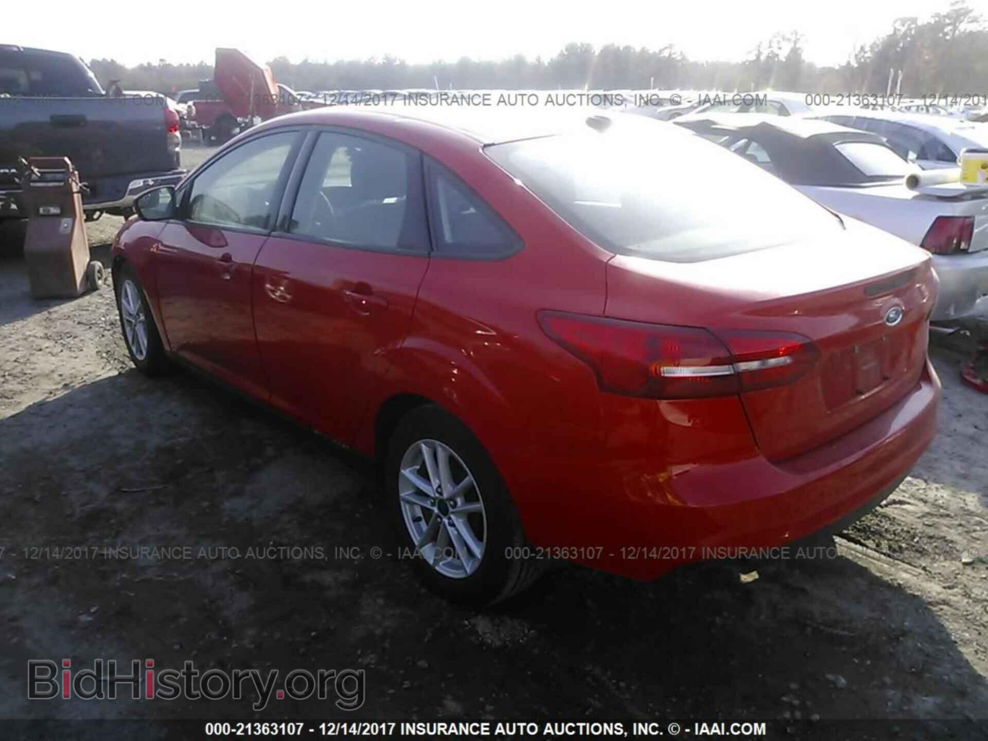 2015 Ford Focus - VIN: 1FADP3F29FL318087 - Фото 3