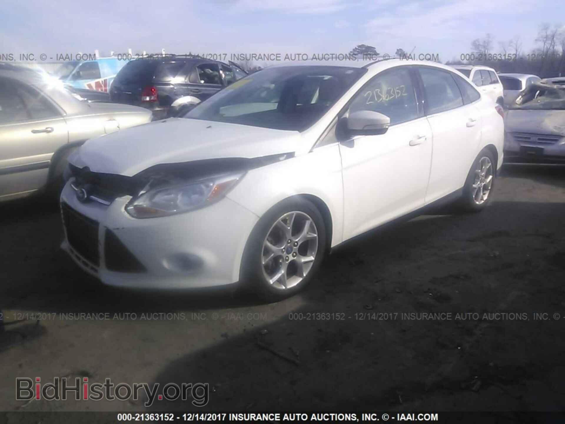 2012 Ford Focus - VIN: 1FAHP3H2XCL246911 - Фото 2