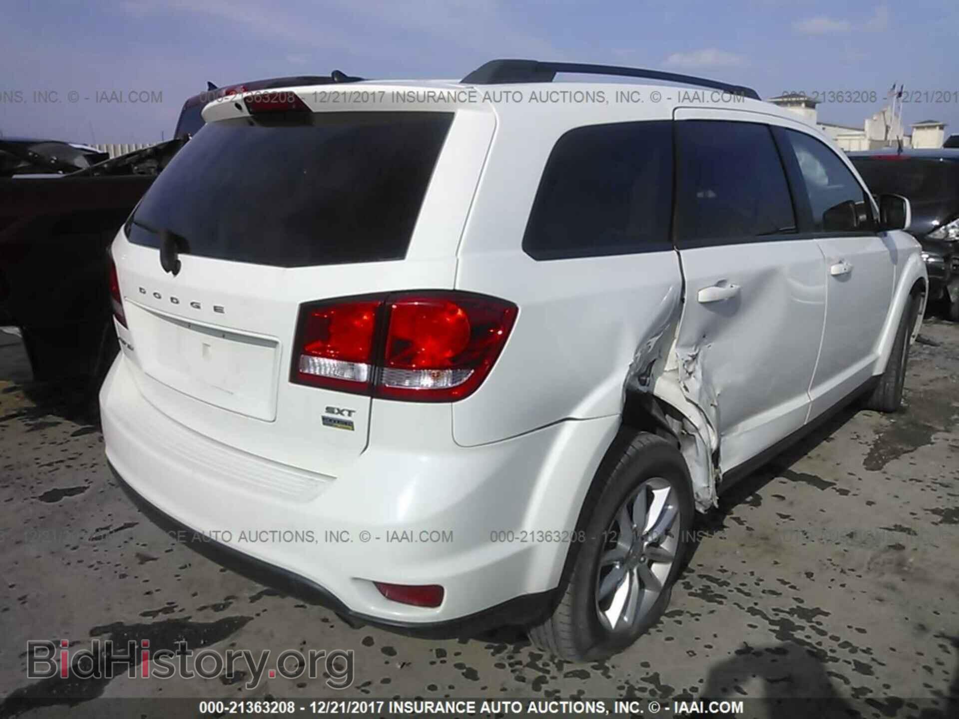 2015 Dodge Journey - VIN: 3C4PDCBG6FT696843 - Photo 4