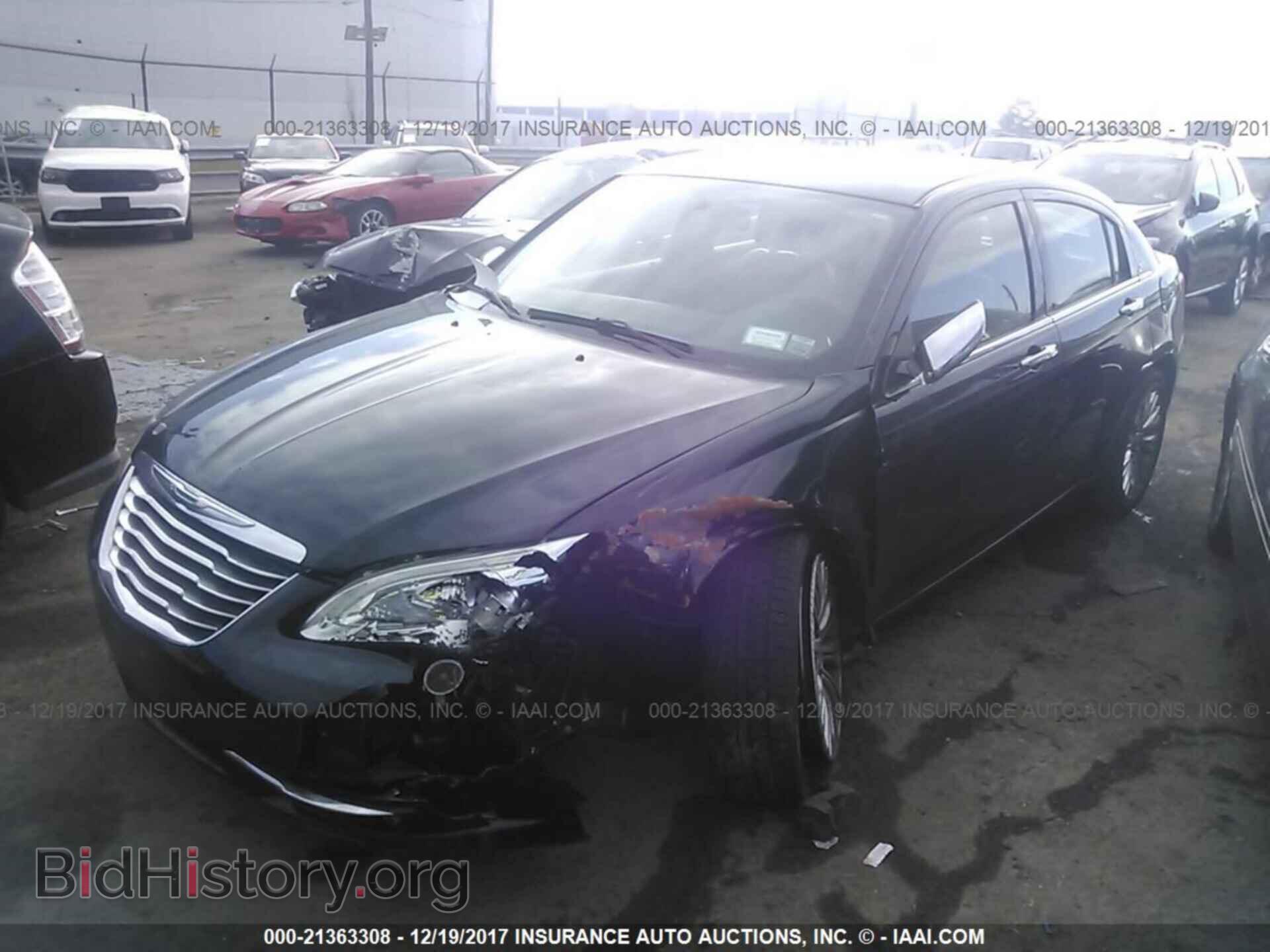 2012 Chrysler 200 - VIN: 1C3CCBCG4CN304467 - Фото 2