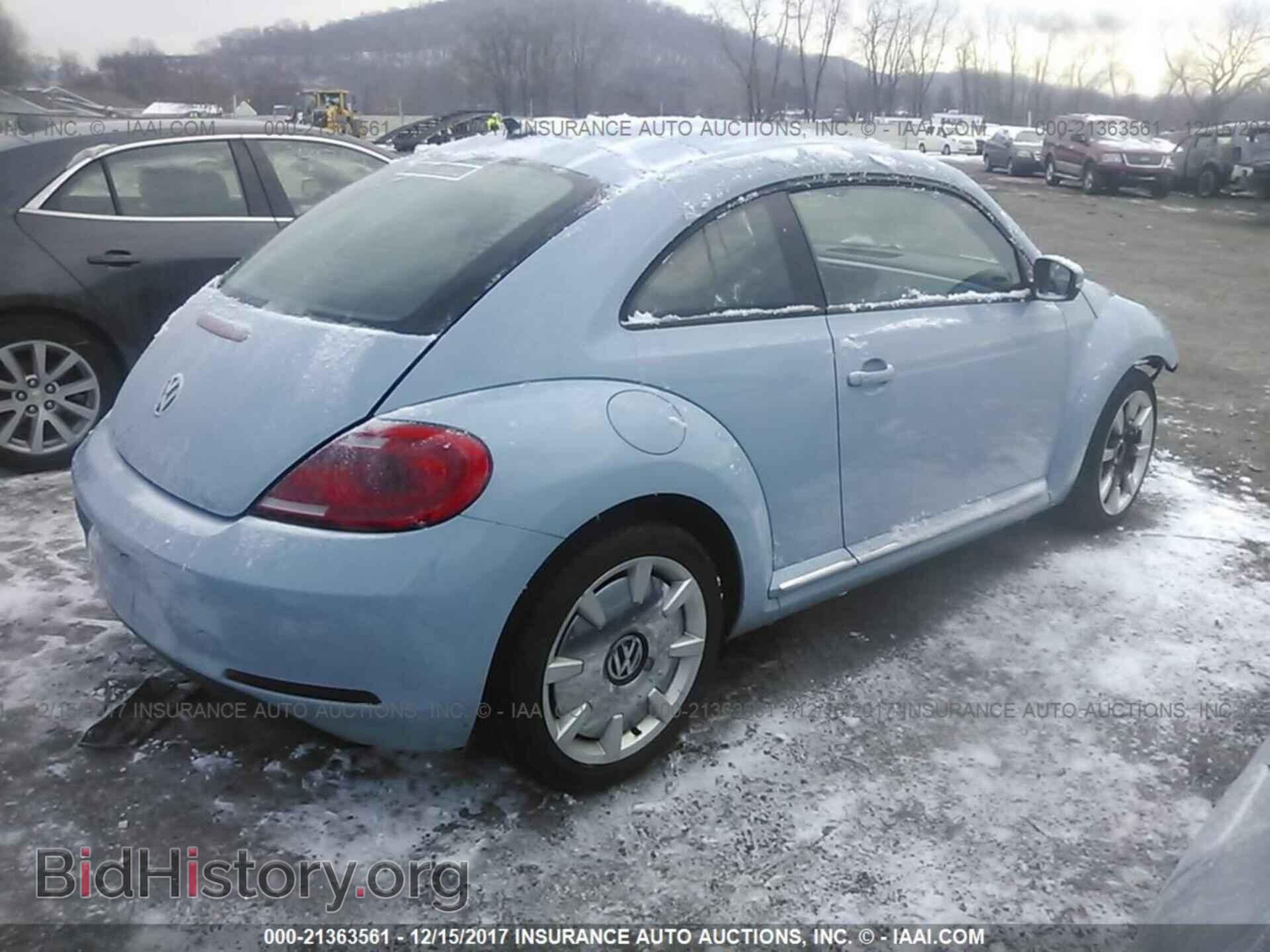 2012 Volkswagen Beetle - VIN: 3VWJP7AT0CM602672 - Фото 4